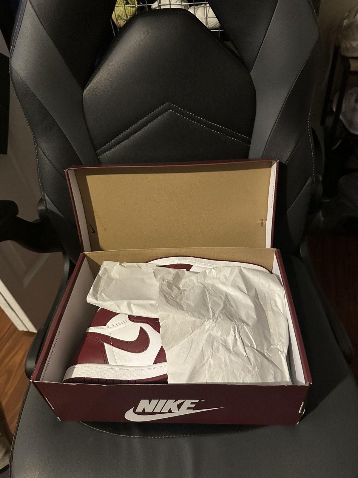 Nike Jordan 1 Retro High OG Team Red/White Size US 8.5 / EU 41-42 - 7 Thumbnail