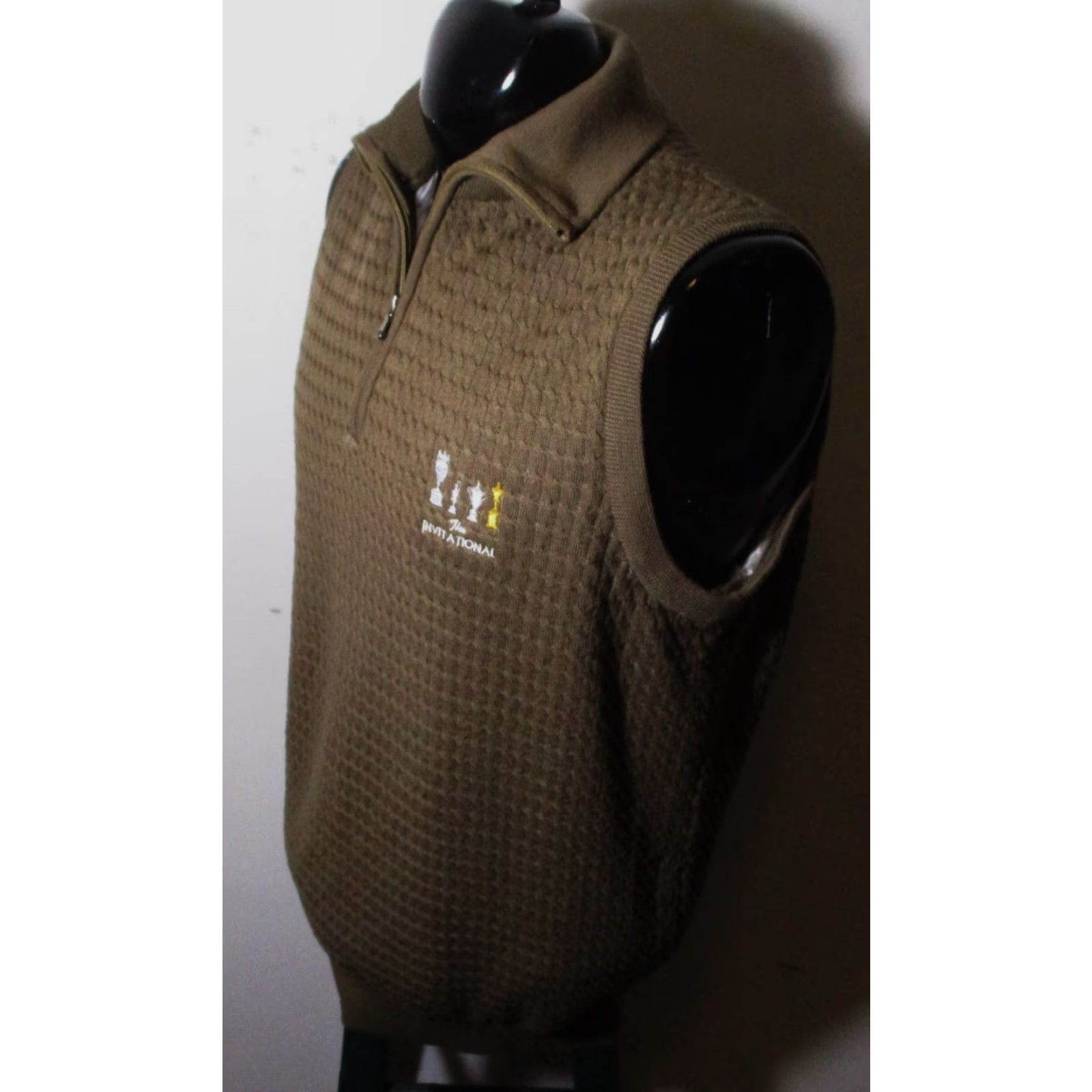 Olive BYRON NELSON Olive Brown 100% Merino Wool Golf Vest Men L NWOT Size US L / EU 52-54 / 3 - 4 Thumbnail
