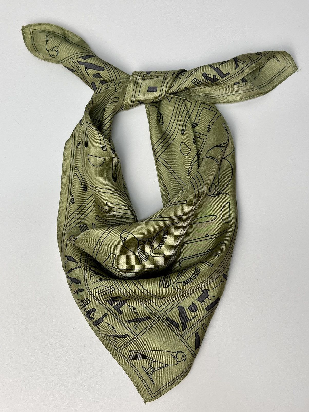 Other Made Japan Egyptian print silk scarf vintage museum piece Size ONE SIZE - 3 Thumbnail