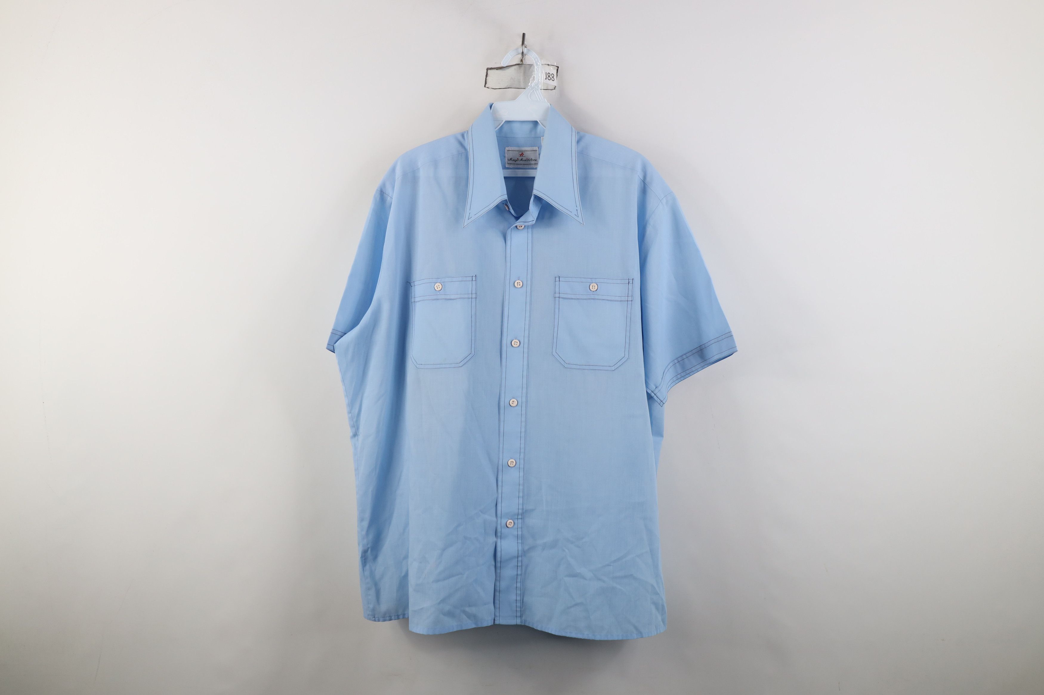 Vintage Vintage 70s Streetwear Short Sleeve Dagger Button Shirt Size US L / EU 52-54 / 3 - 1 Thumbnail