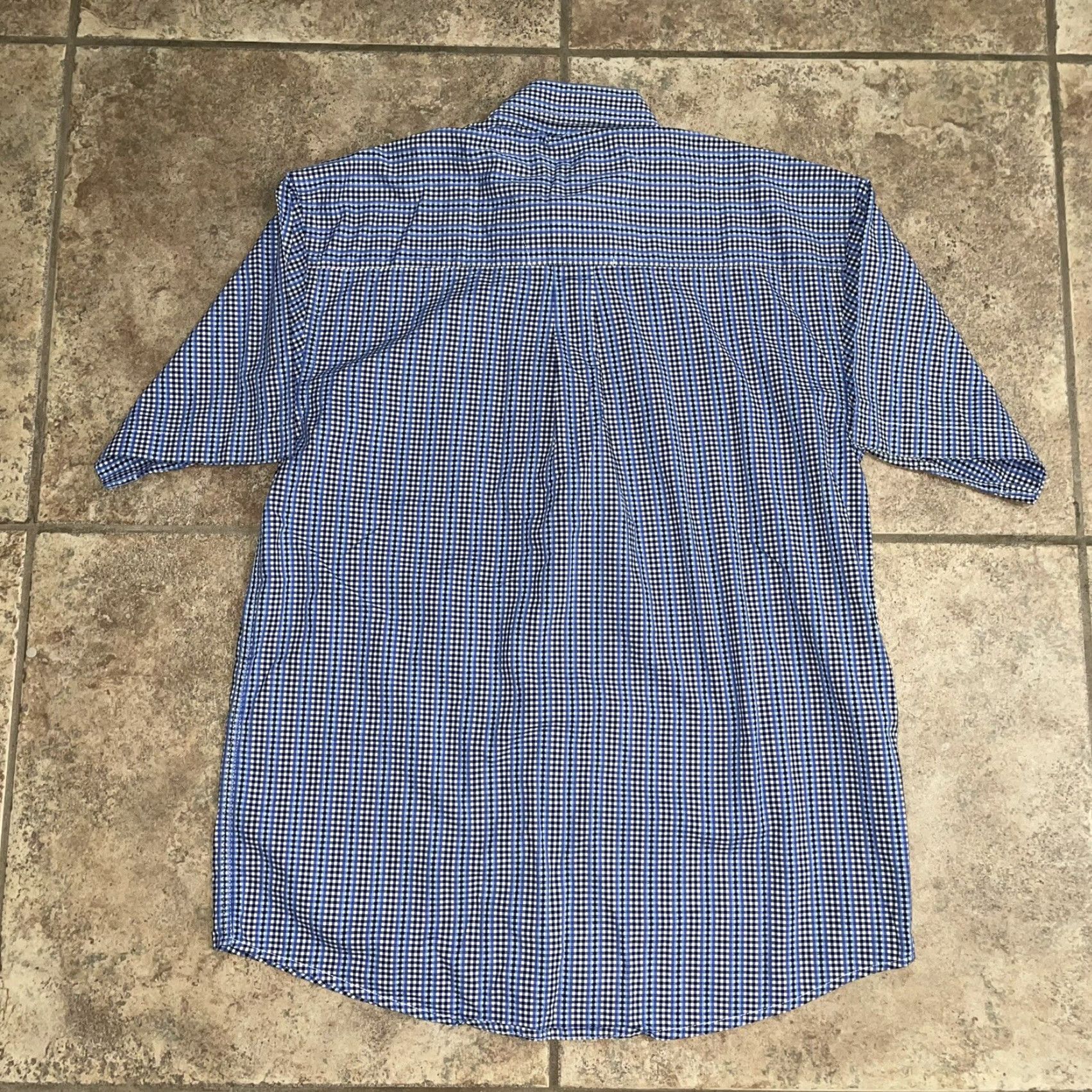 Wrangler Wrangler George Strait blue plaid short sleeve button up mens M Regular Men M Button-Up Short Sleeve Size: M Blue Wrangler George Strait Plaid Size US 31 - 5 Thumbnail