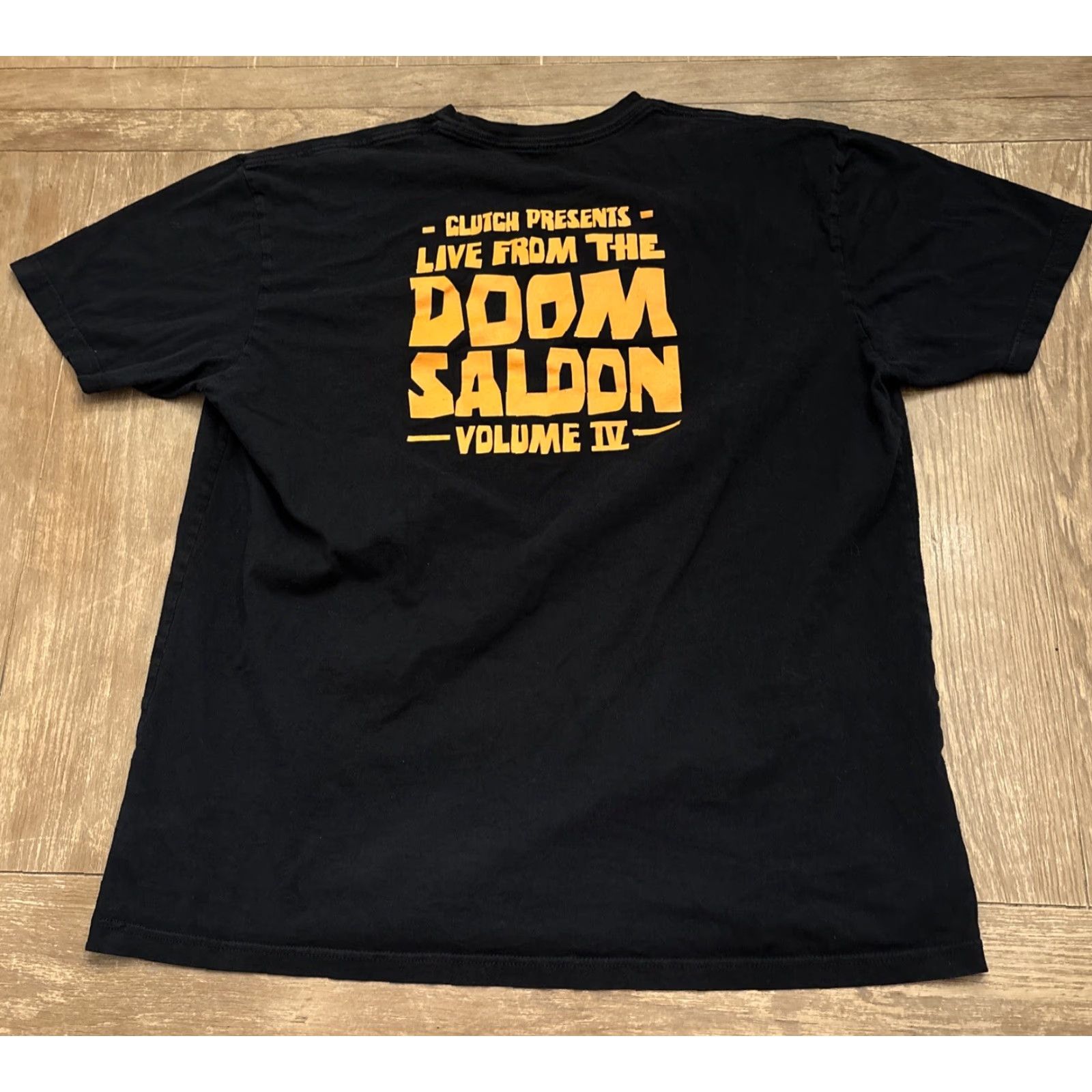 Next Level VINTAGE Clutch Shirt Black 2XL T-Shirt Next Level Men 90s Doom Saloon IV Concert Merch Mens Size US XXL / EU 58 / 5 - 4 Thumbnail