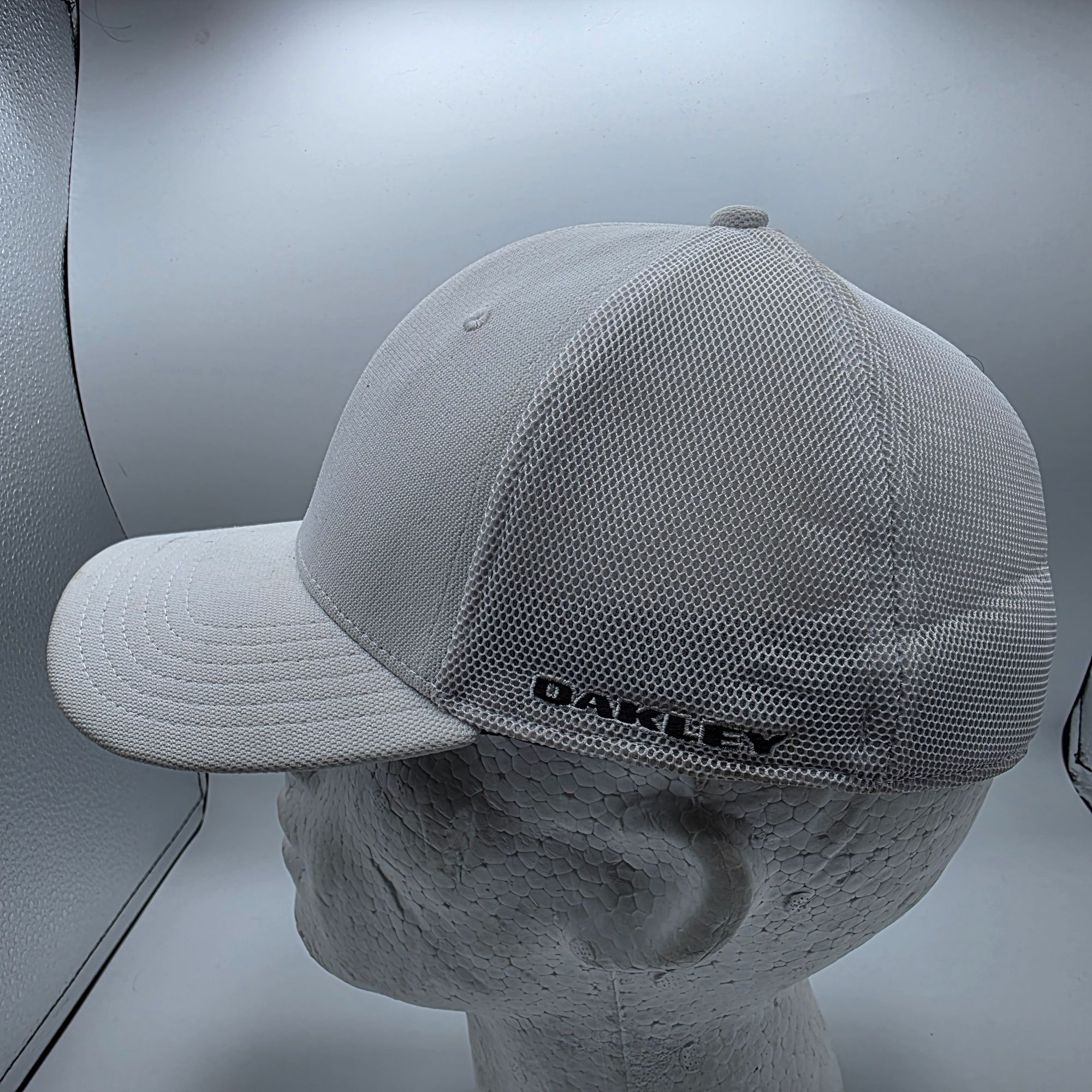 Oakley Oakley Mens L/XL White Hat Cap Casual Outdoors Lightweight S Size ONE SIZE - 2 Thumbnail