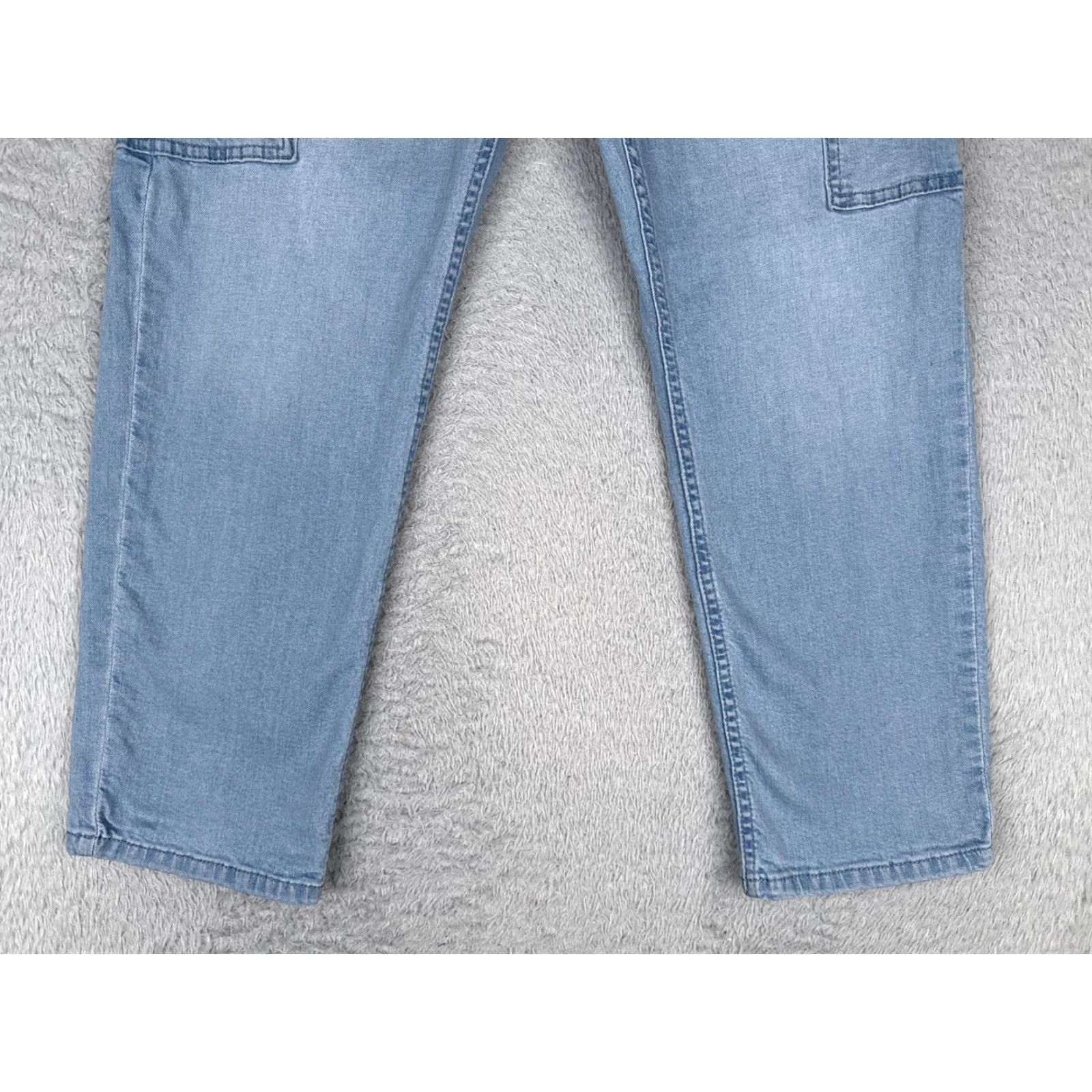 Calvin Klein Calvin Klein Jeans Womens Jeans Straight Cargo Light Wash 13/31 Blue 90s 5-Pocket Womens (Juniors) Mens? Size 34" / US 12 / IT 48 - 2 Thumbnail