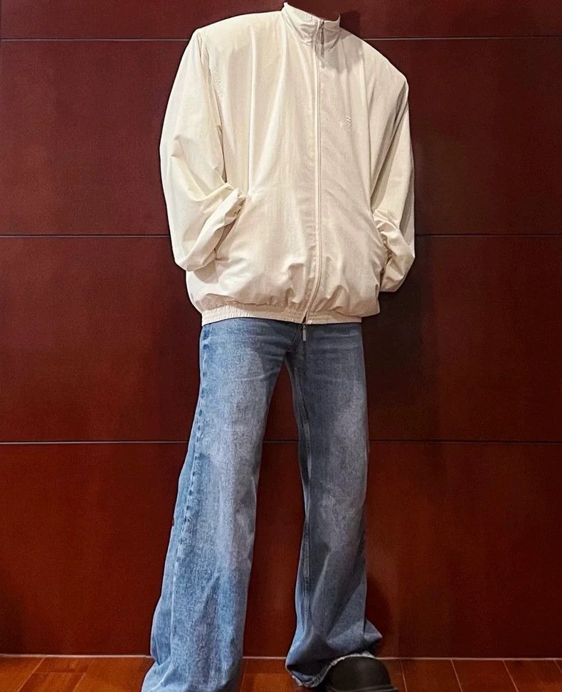 Balenciaga Balenciaga White padded jacket Size US M / EU 48-50 / 2 - 9 Thumbnail