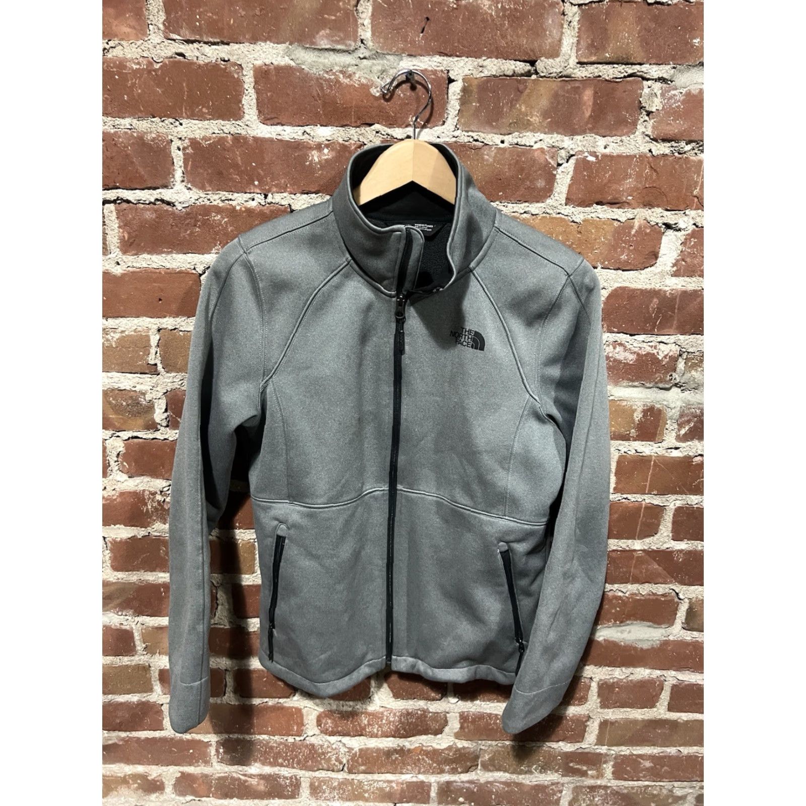 The North Face The North Face Womens Gray Full Zip Softshell Jacket M Built-in Nylon Zip 25 Length 19 Pit to Pit Mens? Wait. Size M / US 6-8 / IT 42-44 - 2 Thumbnail