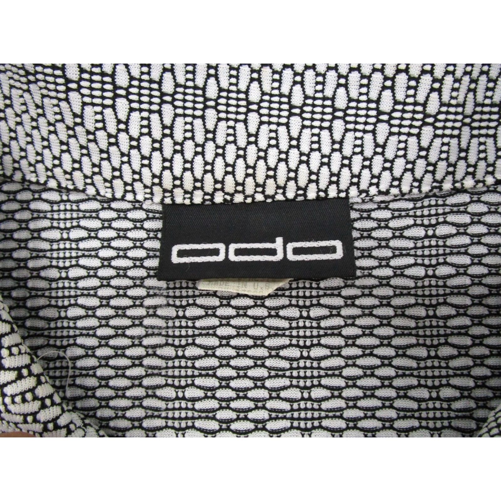 Vintage VINTAGE ODO Rockabilly Shirt Mens L White Polyesters Short Sleeve Button-Up Geometric V Neck Collar-Down 80s 90s Size US L / EU 52-54 / 3 - 2 Thumbnail