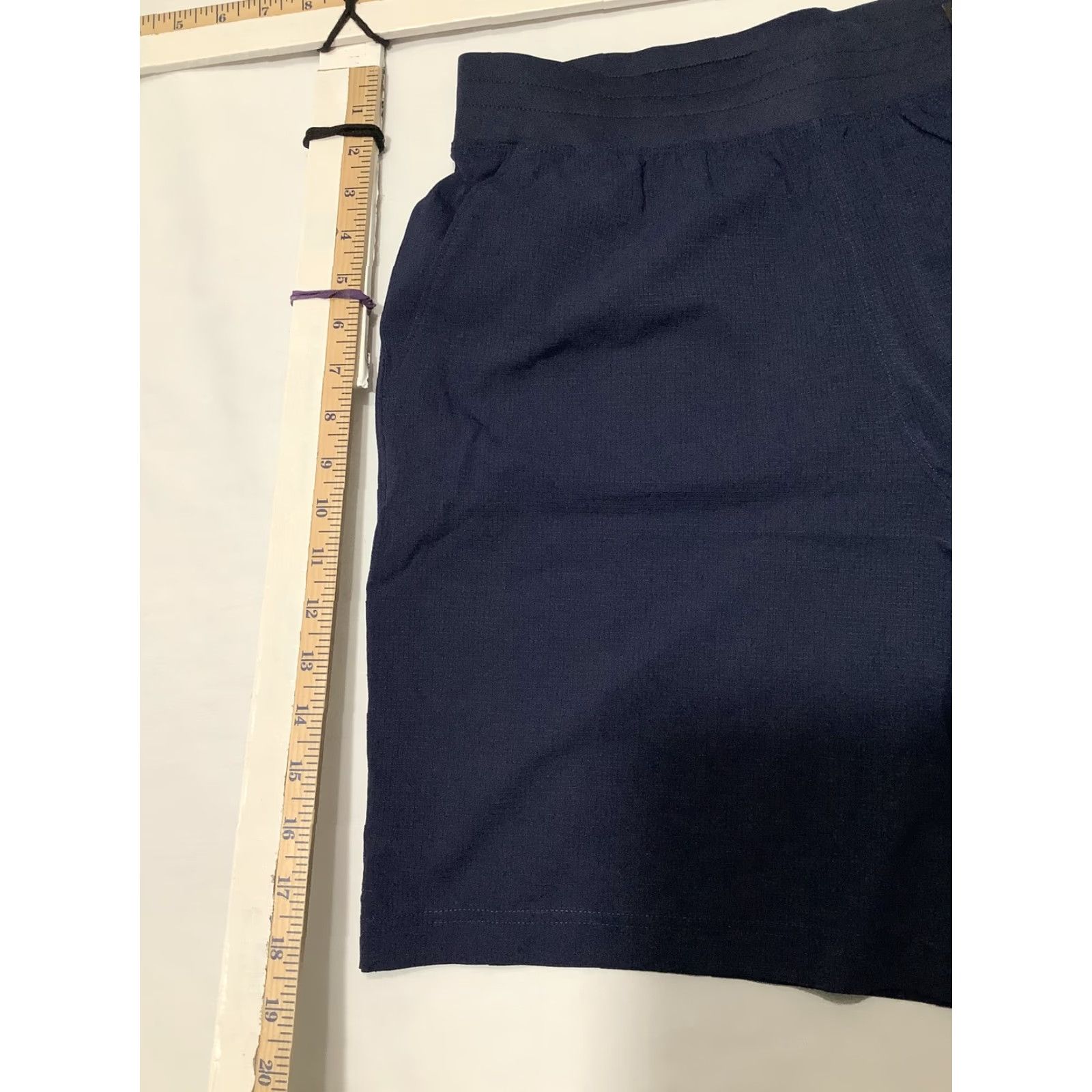 Under Armour Under Armour Men's Medium UA Vented Motivate Short Activewear Shorts Navy Blue 8" Loose Pockets Breathable Elastic Waist Gym Running Training CrossFit Size US 31 - 6 Thumbnail