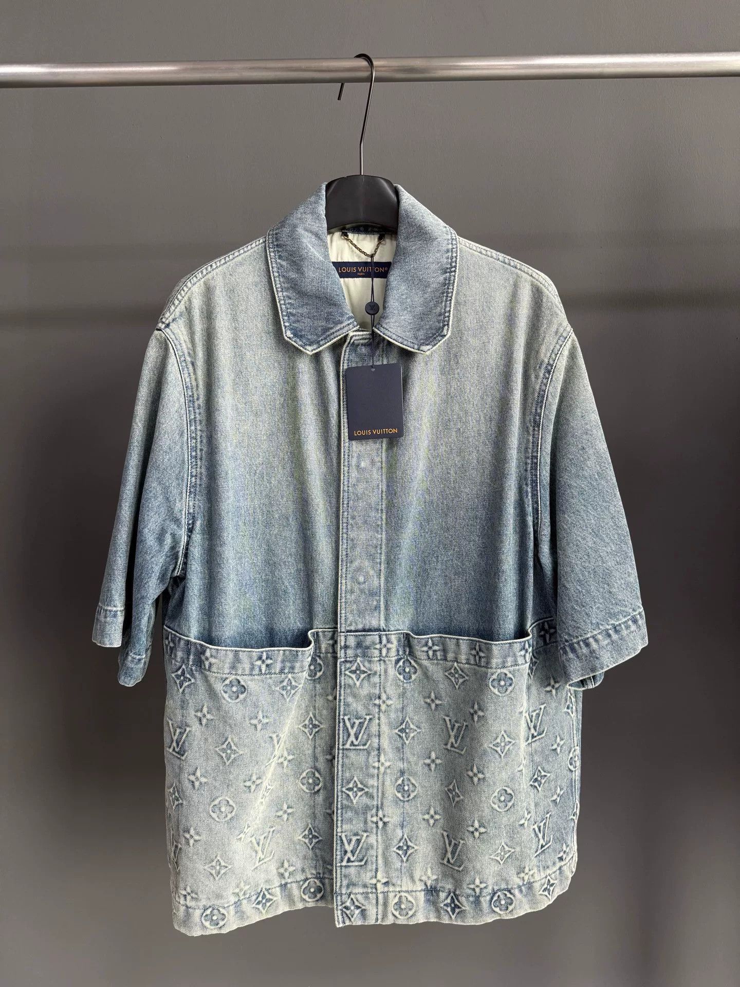 Louis Vuitton Louis Vuitton Denim Blue Shirt L Men Size US L / EU 52-54 / 3 - 1 Thumbnail
