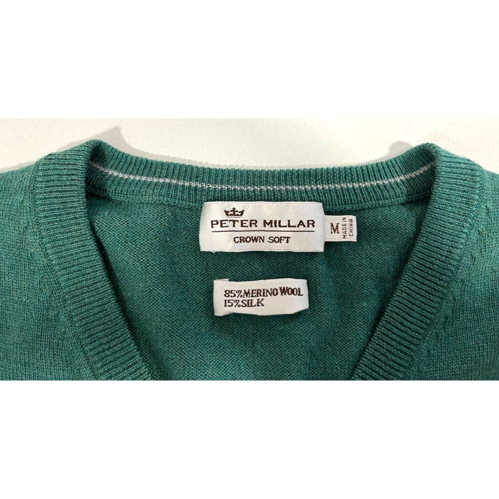 Peter Millar VINTAGE Peter Millar Crown Soft V-Neck Knit Sweater Mens Merino Wool Silk Sz M Green Pullover 85% Merino Wool, 15% Silk Classic Preppy Size US M / EU 48-50 / 2 - 4 Thumbnail