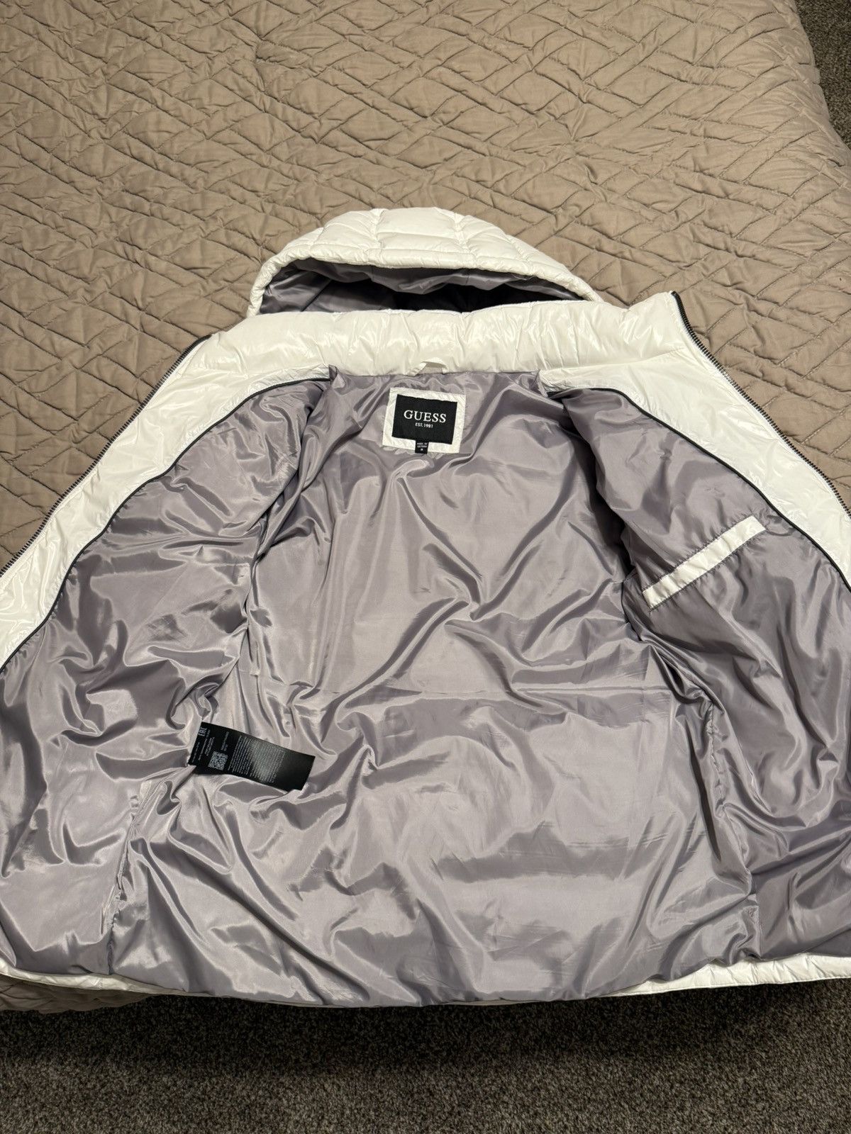 Guess White Guess puffer coat Size US M / EU 48-50 / 2 - 4 Thumbnail