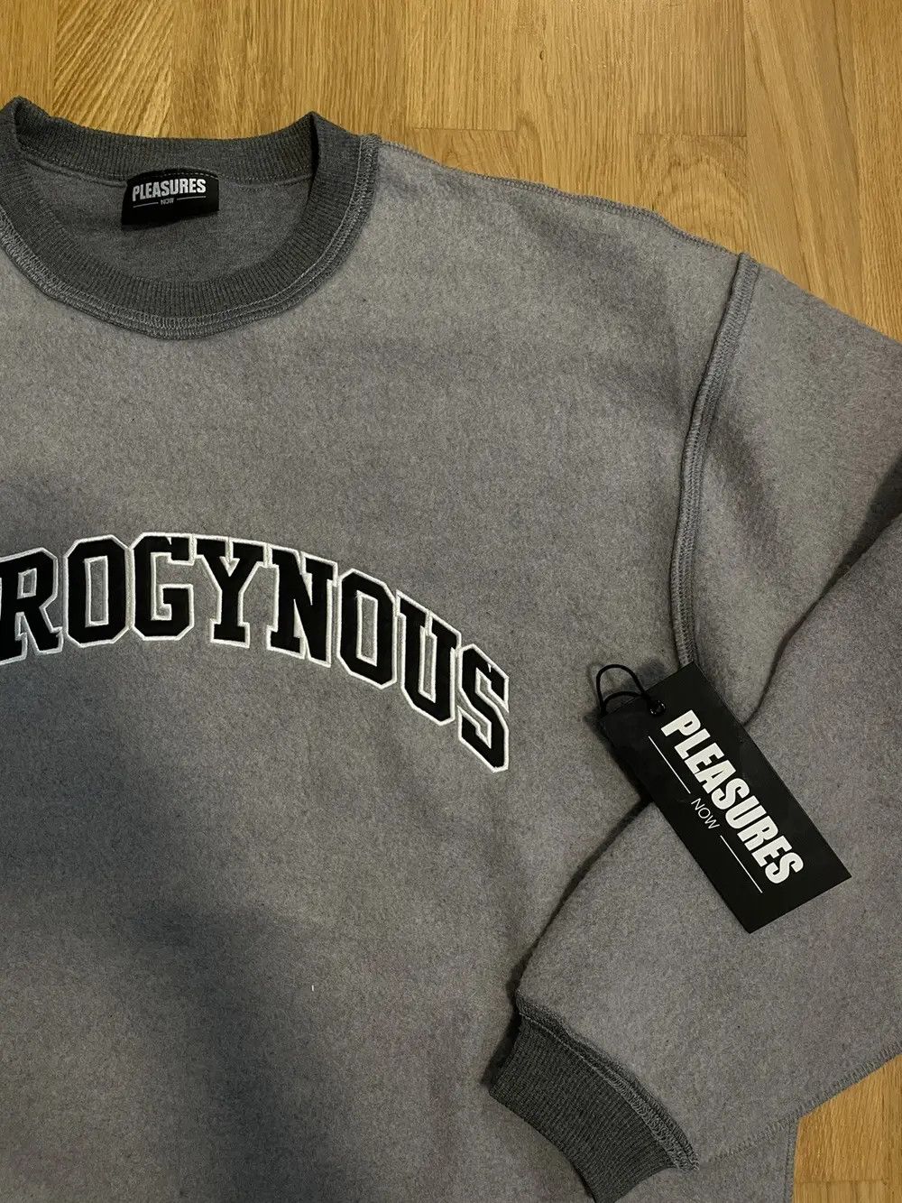 Pleasures Pleasures Androgynous Applique Crew Size US L / EU 52-54 / 3 - 2 Thumbnail