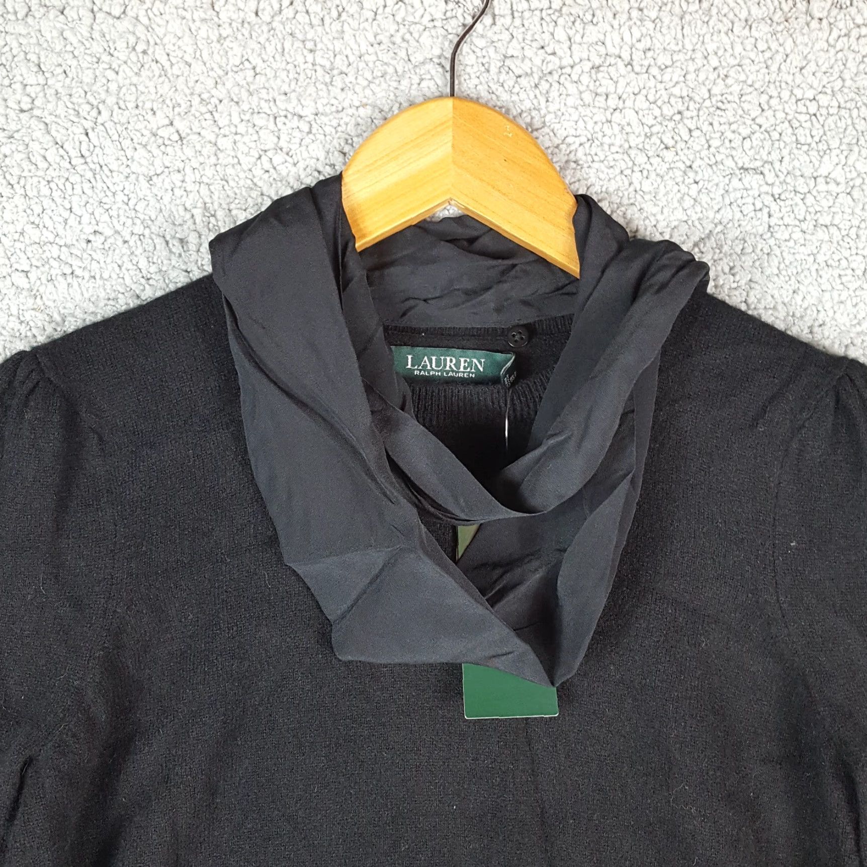 Ralph Lauren VINTAGE Lauren Ralph Lauren Black Cashmere Knit Pullover Sweater Women's XS Long Sleeve Crew Neck Preppy 90s Fashion Menswear Size XS / US 0-2 / IT 36-38 - 2 Thumbnail
