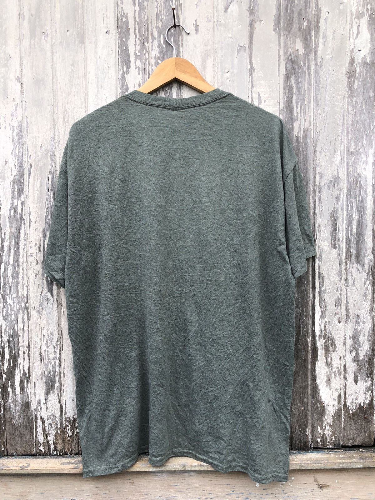 Japanese Brand × Realtree × Vintage Vintage Y2K Ford Realtree Centre Logo Tshirt Size US XL / EU 56 / 4 - 8 Thumbnail