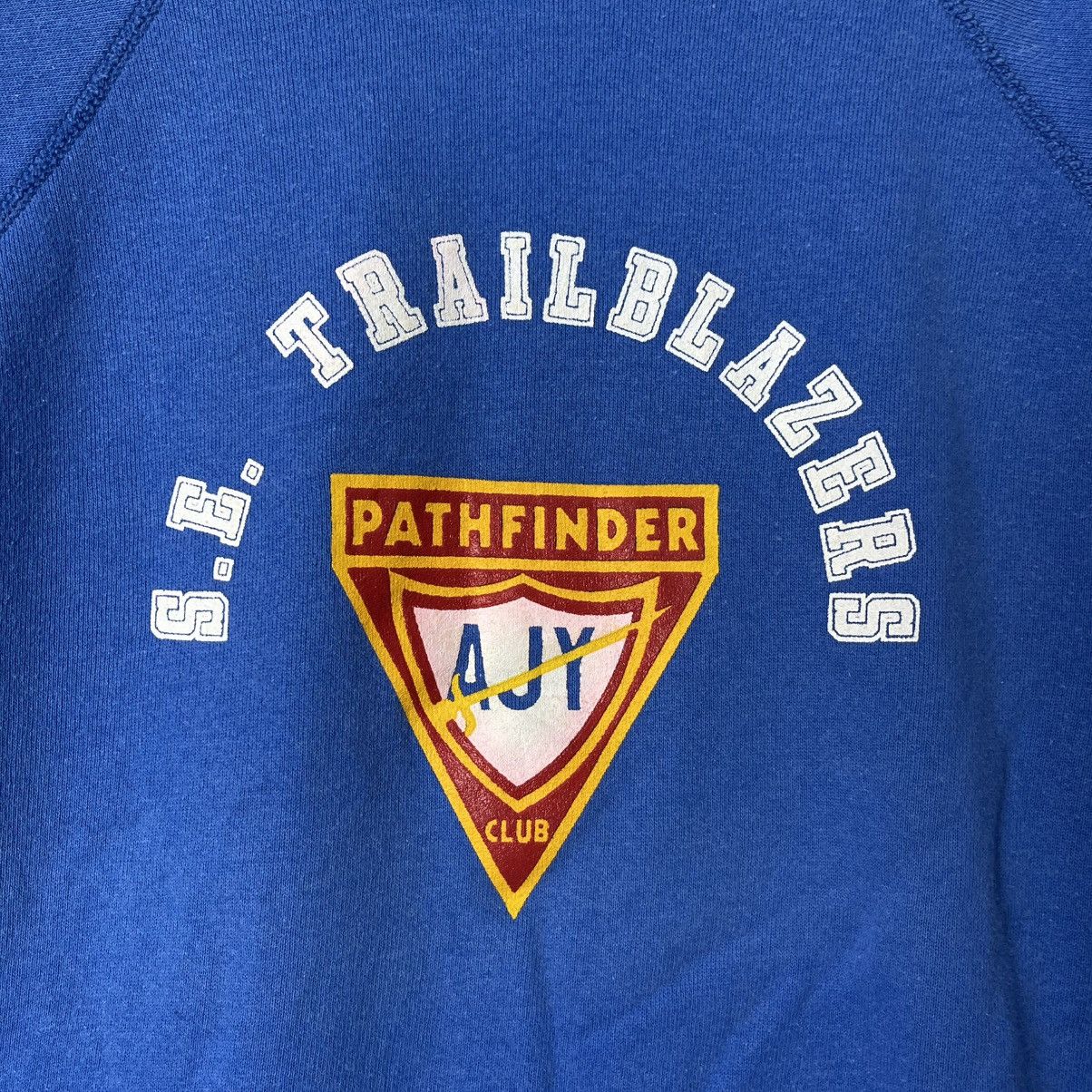 Hanes Vintage 80s Hanes Trailblazers Pathfinder Sweatshirt Blue Size US L / EU 52-54 / 3 - 3 Thumbnail