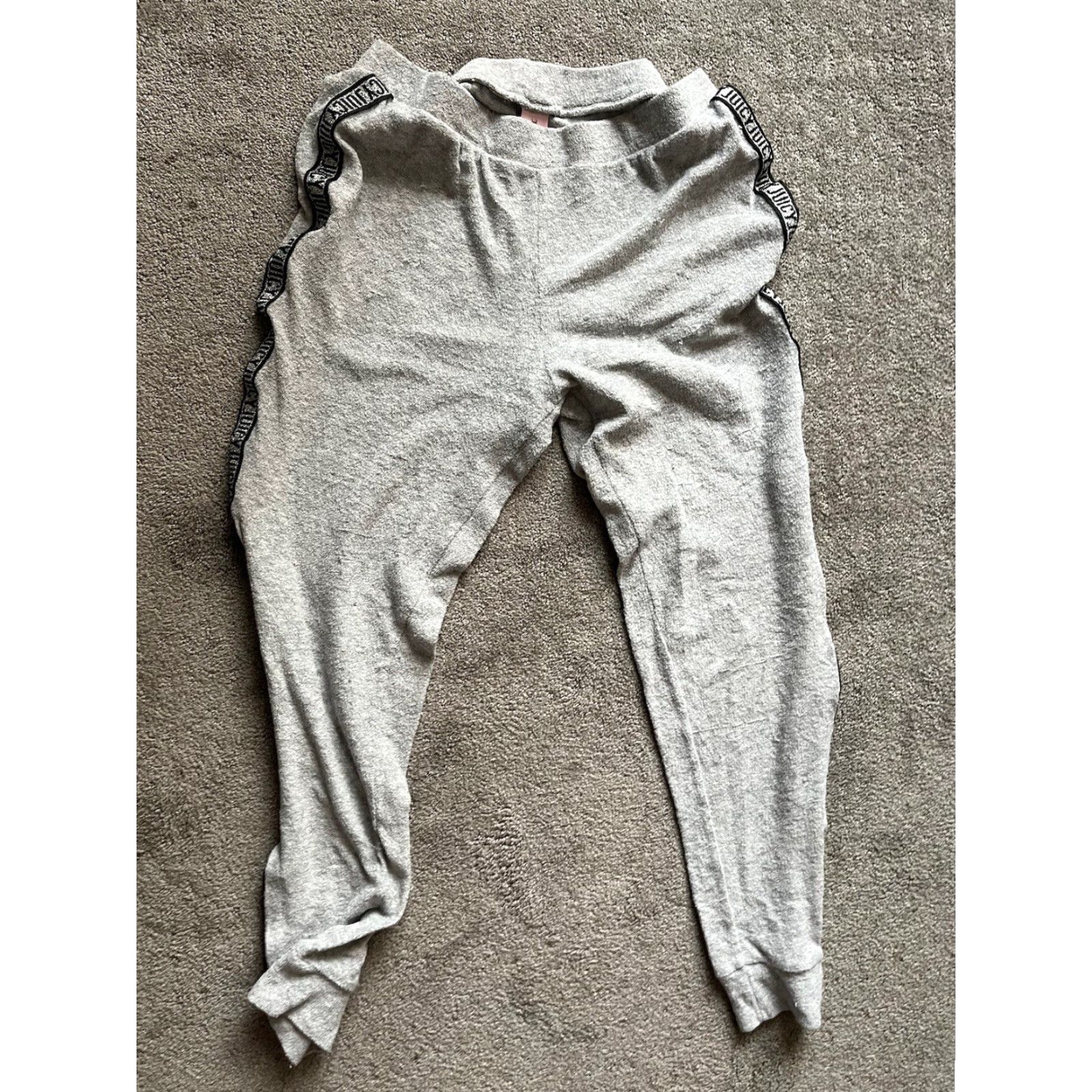 Juicy Couture Juicy Couture Sweatpants Women’s Velour in Gray M, Regular, Elastic Waist, Pockets, 90s Athleisure Logo, Gym & Training, Jogging & Walking Pants Size 32" / US 10 / IT 46 - 2 Thumbnail