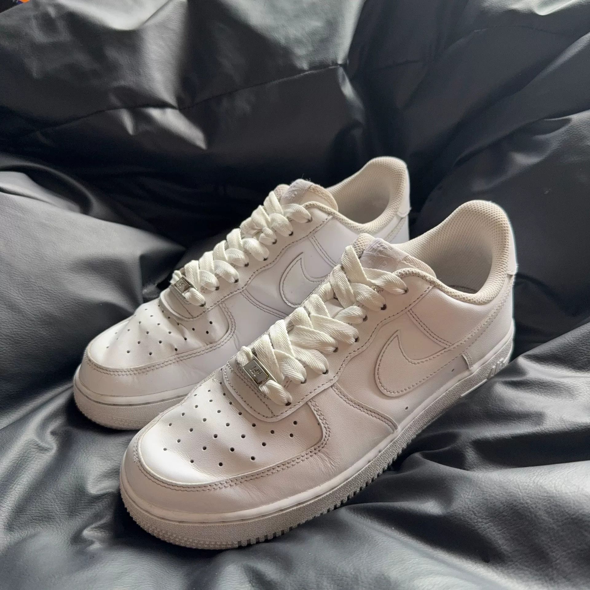 Nike Nike White Lowtop Sneakers 41 Men Size US 8.5 / EU 41-42 - 1 Thumbnail