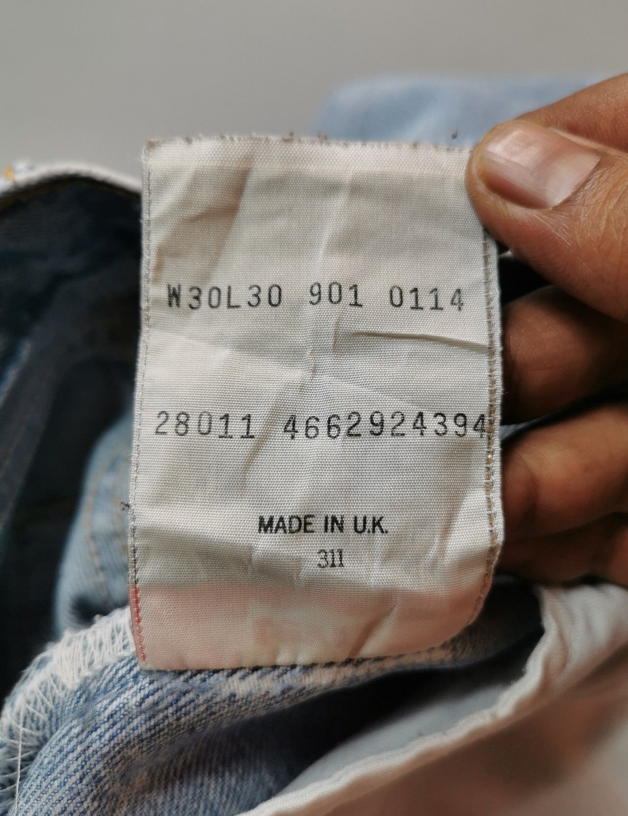 Levi's Curvy fit Made in UK 90s Vintage Levis 901 Jeans Women Size 27" / US 4 / IT 40 - 9 Thumbnail