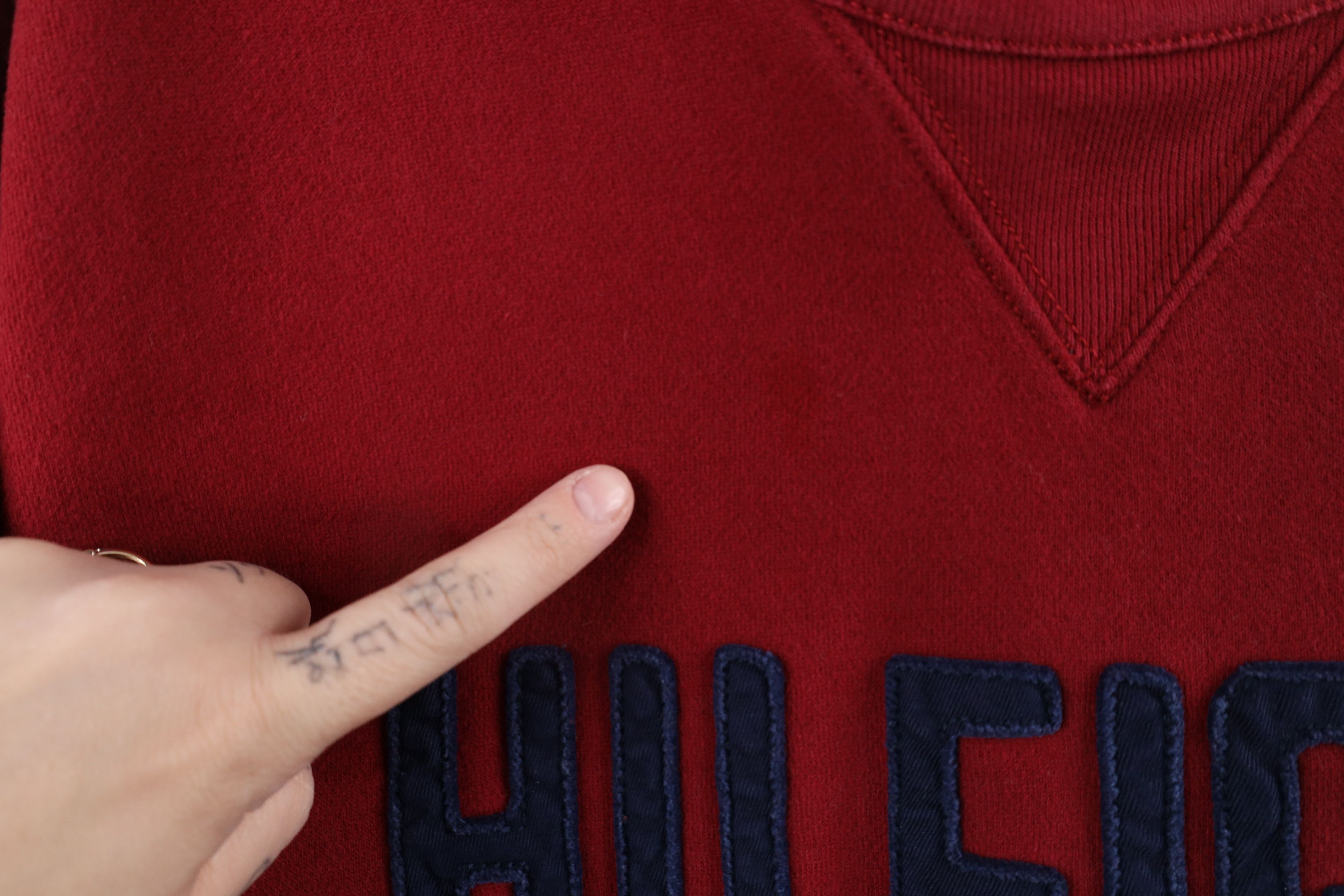 Tommy Hilfiger × Vintage Vintage Tommy Hilfiger Block Letter Heavyweight Sweatshirt Size US XL / EU 56 / 4 - 5 Thumbnail
