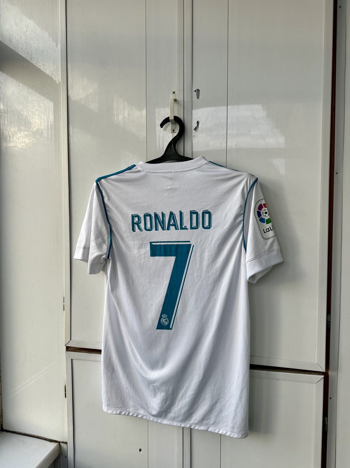 Adidas Real Madrid 2016/2017 Ronaldo Adidas Jersey Size US M / EU 48-50 / 2 - 15 Thumbnail
