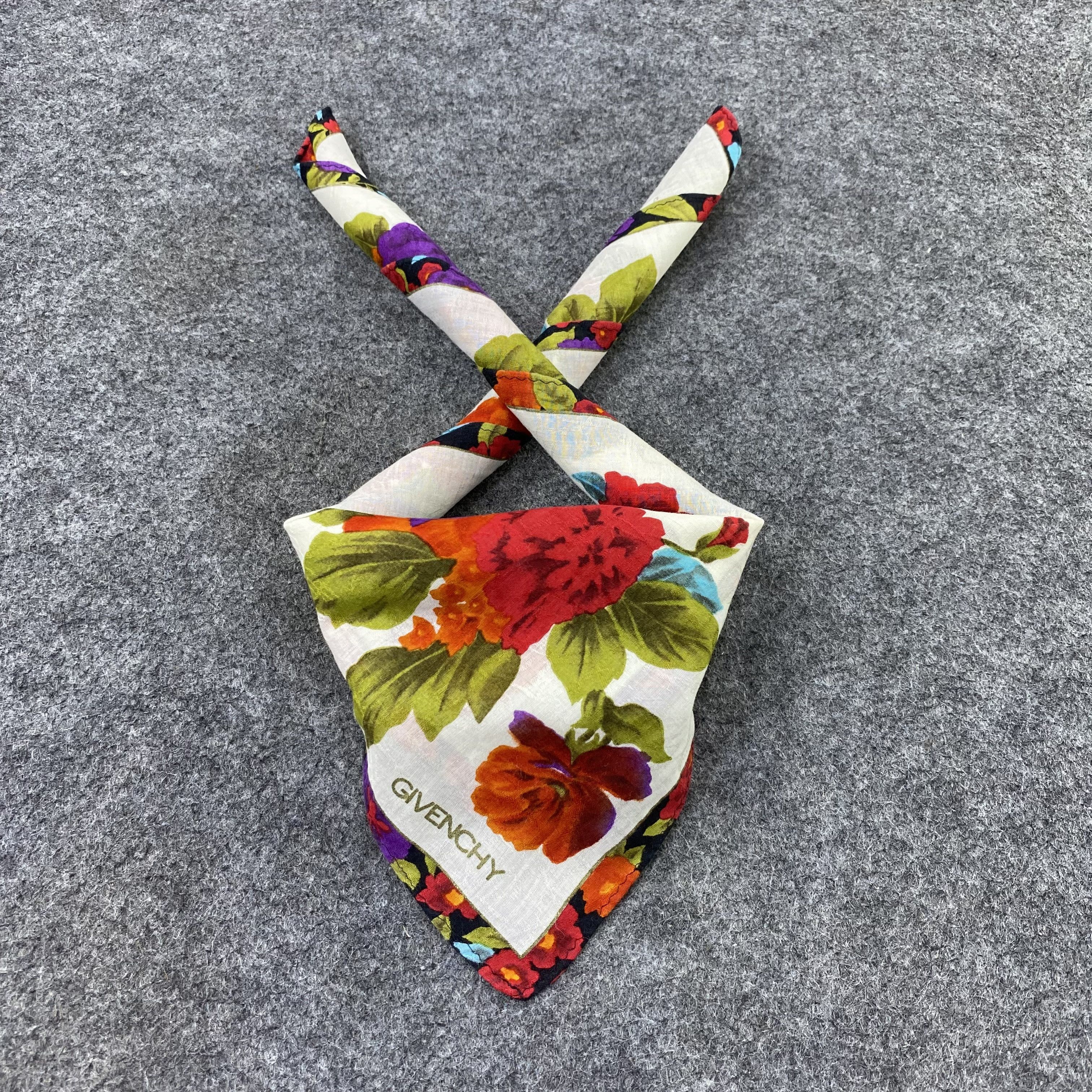 Givenchy Givenchy Handkerchief Neckerchief Bandana-B1792 Size ONE SIZE - 2 Thumbnail