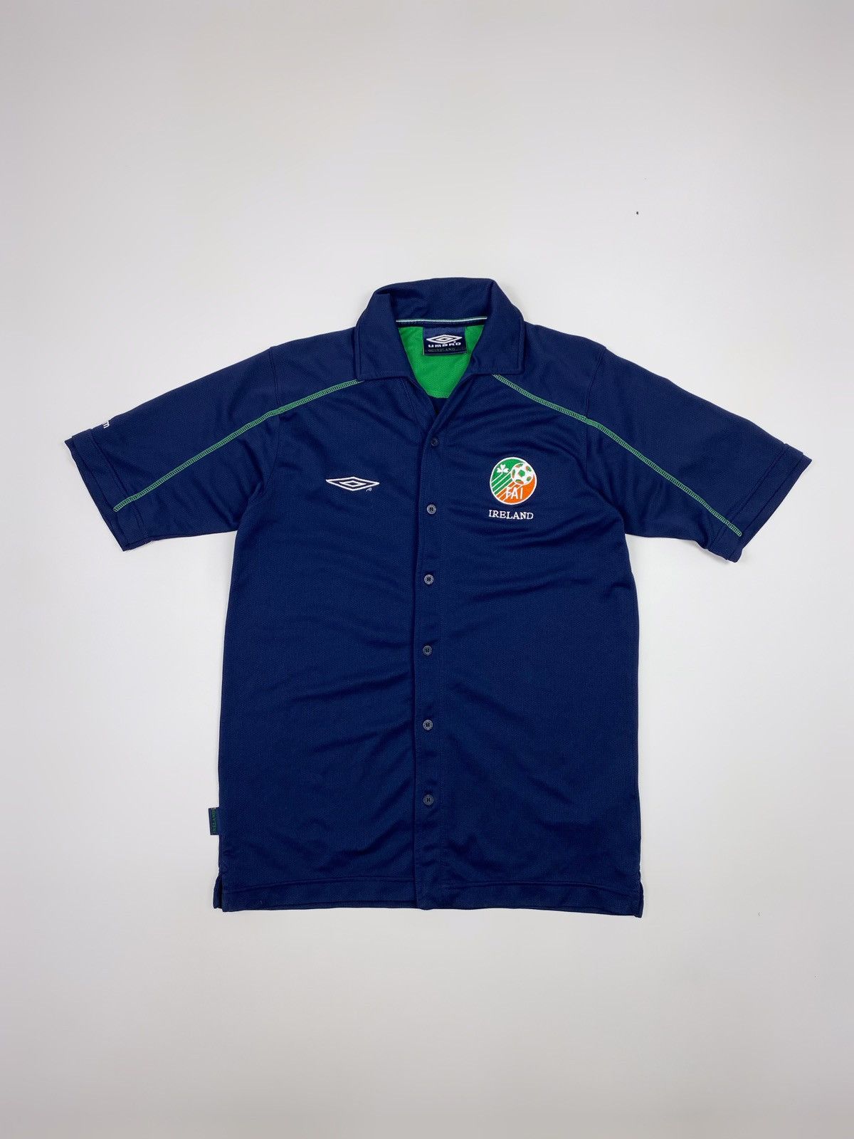 Umbro 2003/04 Ireland Team Button Up Football Leisure Jersey Size US S / EU 44-46 / 1 - 1 Thumbnail