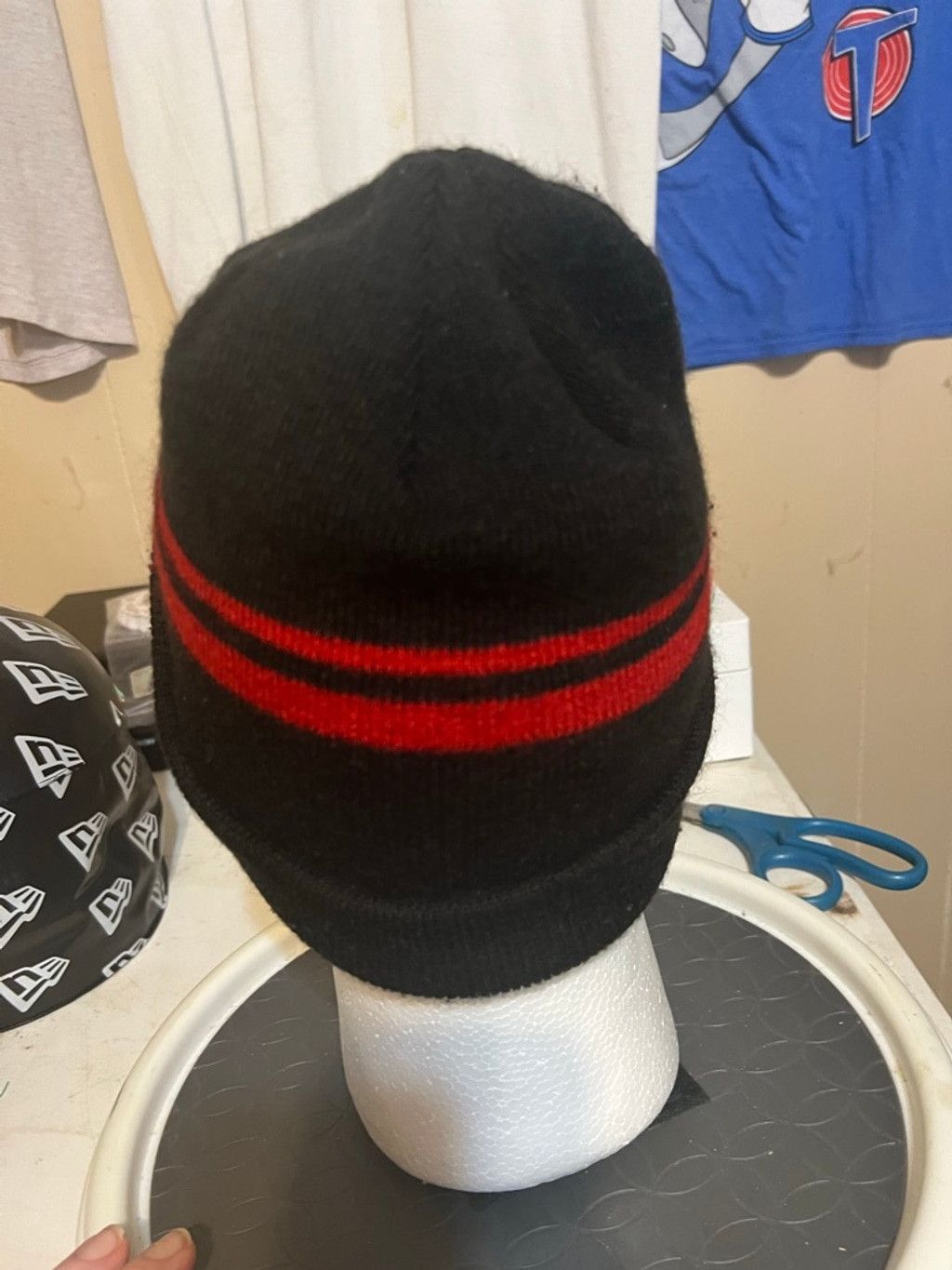 New Era Men's New Era Atlanta Falcons Beanie One Size Black Red Size ONE SIZE - 3 Thumbnail