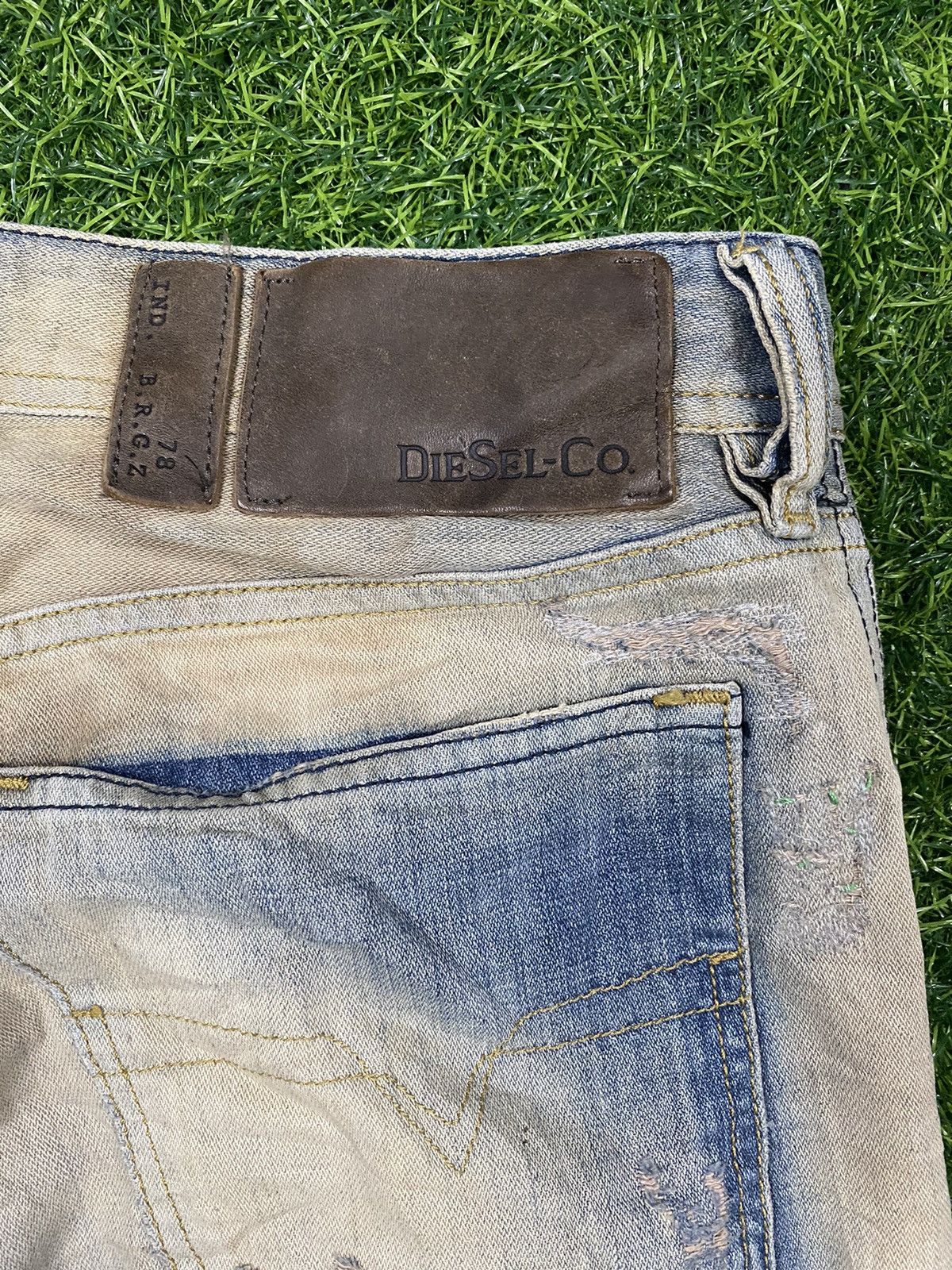 Diesel Vintage Diesel Buster Blue Wash faded distressed Jeans Size US 35 - 9 Thumbnail
