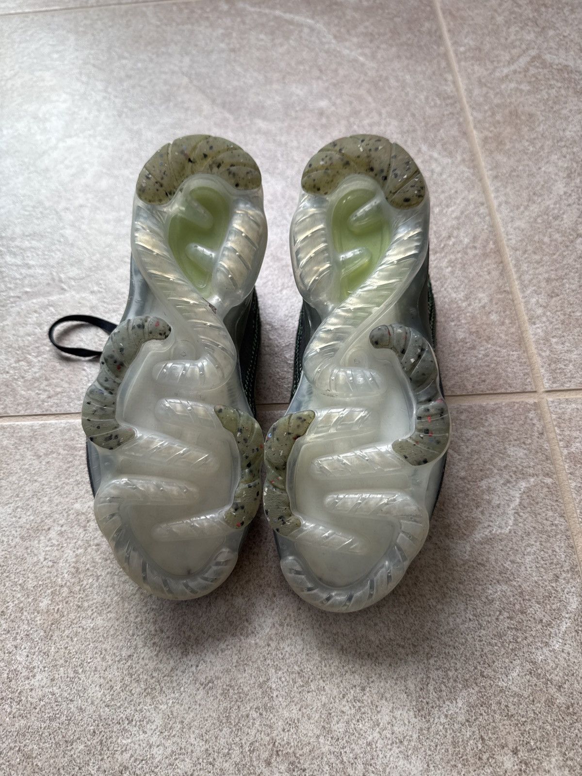 Nike Nike Vapor Maxes Size 6Y Boys Size US 6 / EU 39 - 4 Thumbnail