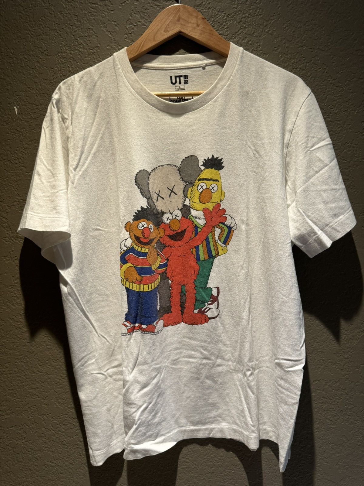 Kaws × Uniqlo Uniqlo Kaws Sesame Street Tshirt Bert Ernie Elmo Large Size US L / EU 52-54 / 3 - 1 Thumbnail