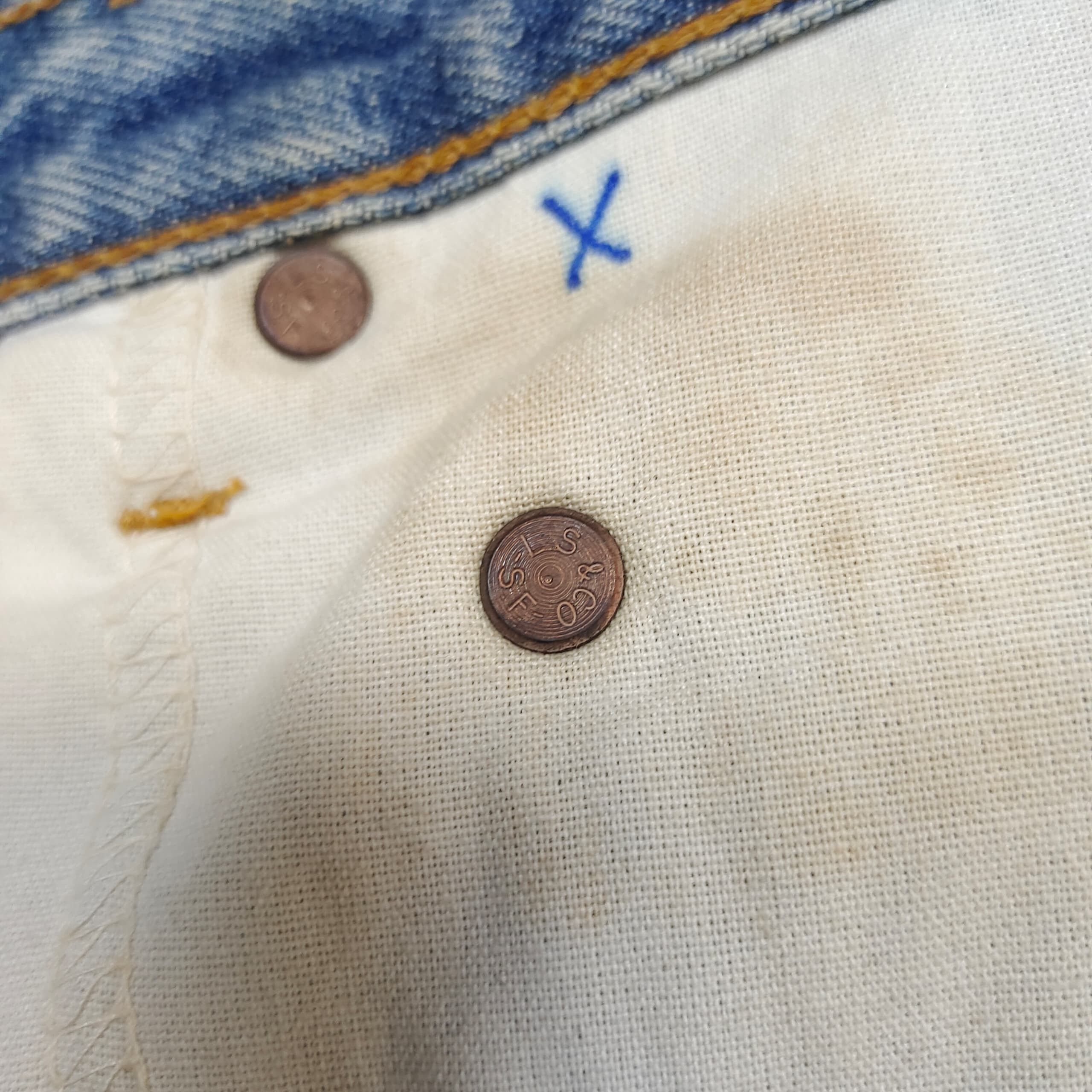 Levi's Vintage Levi’s 517 Bootcut, Y2K Jeans Light Wash Whiskering Size US 30 / EU 46 - 14 Thumbnail