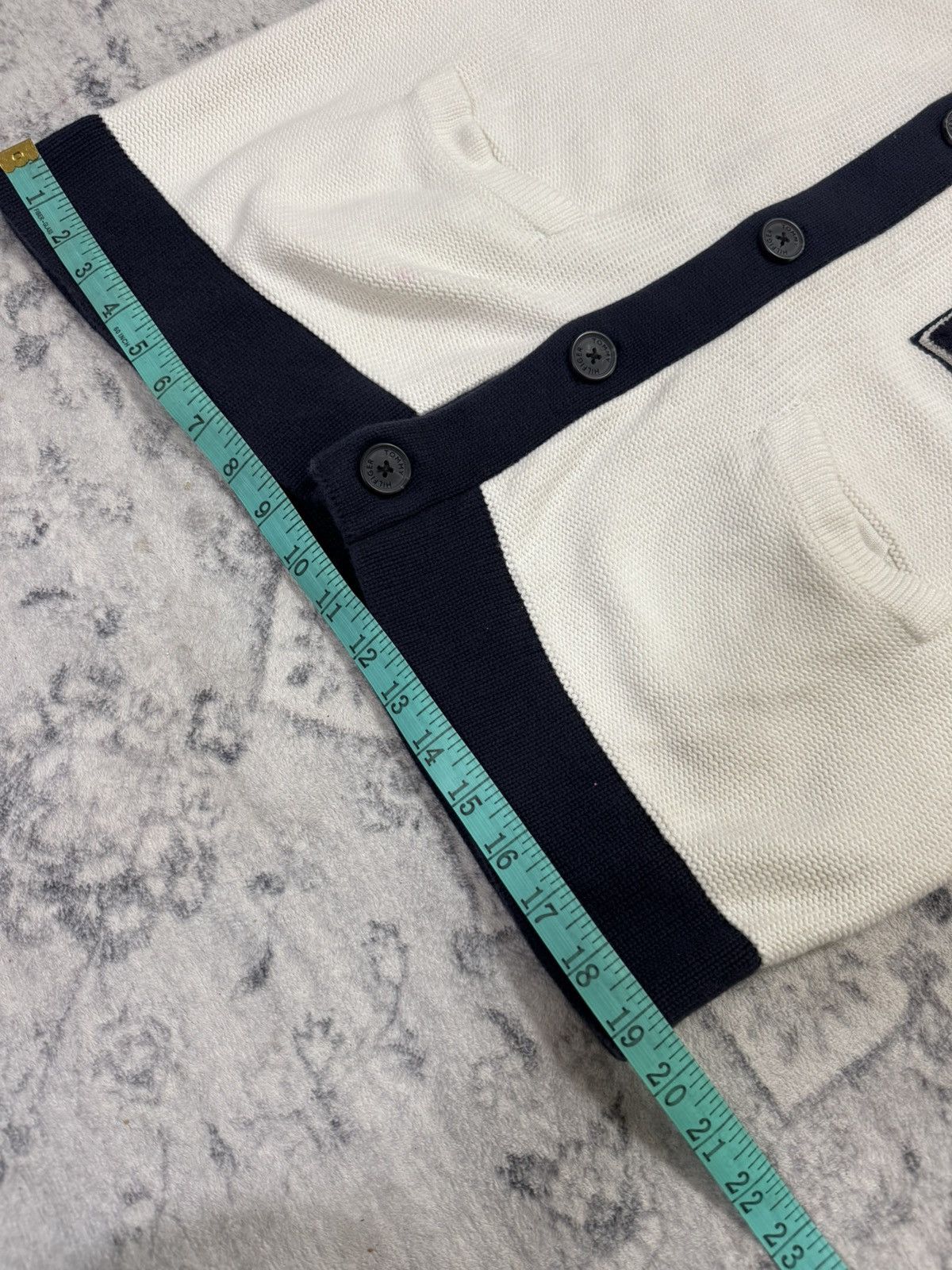 Tommy Hilfiger VINTAGE TOMMY HILFIGER BUTTON UP CARDIGAN Size US M / EU 48-50 / 2 - 11 Thumbnail