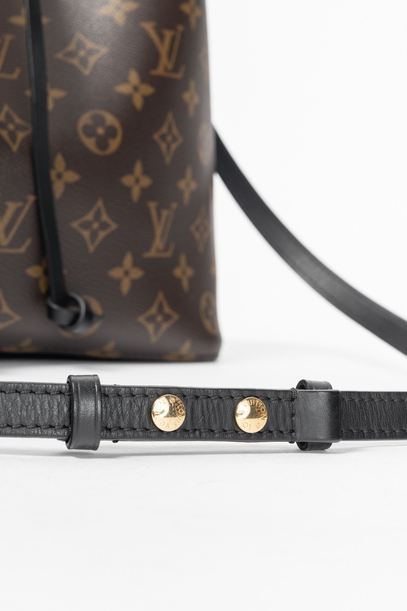 Louis Vuitton Louis Vuitton NeoNoe MM Monogram Canvas Bucket Bag Size ONE SIZE - 7 Thumbnail