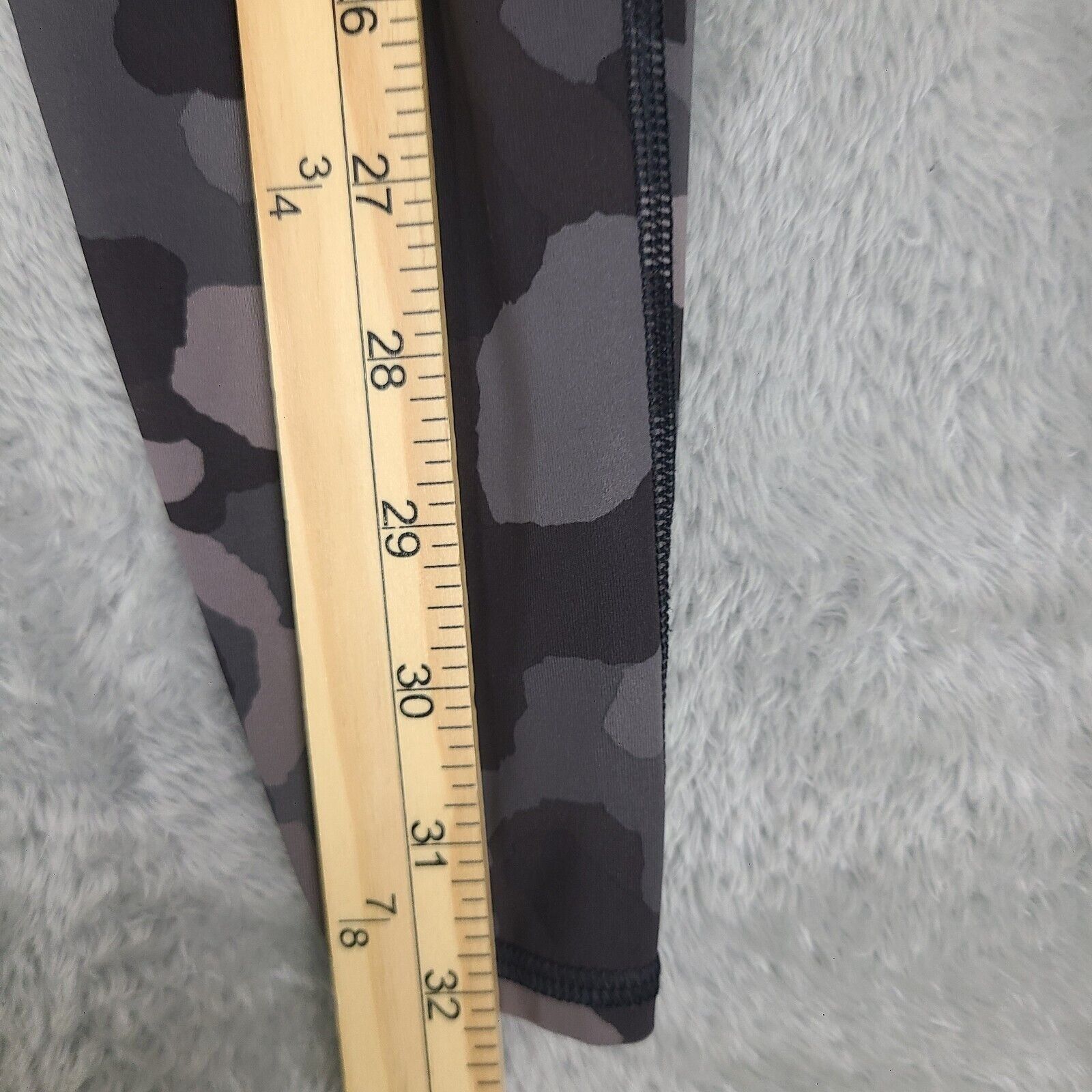 Athleta Athleta Lightning Camo 7/8 Leggings-Gray Camo X-Small Size 27" / US 4 / IT 40 - 5 Thumbnail