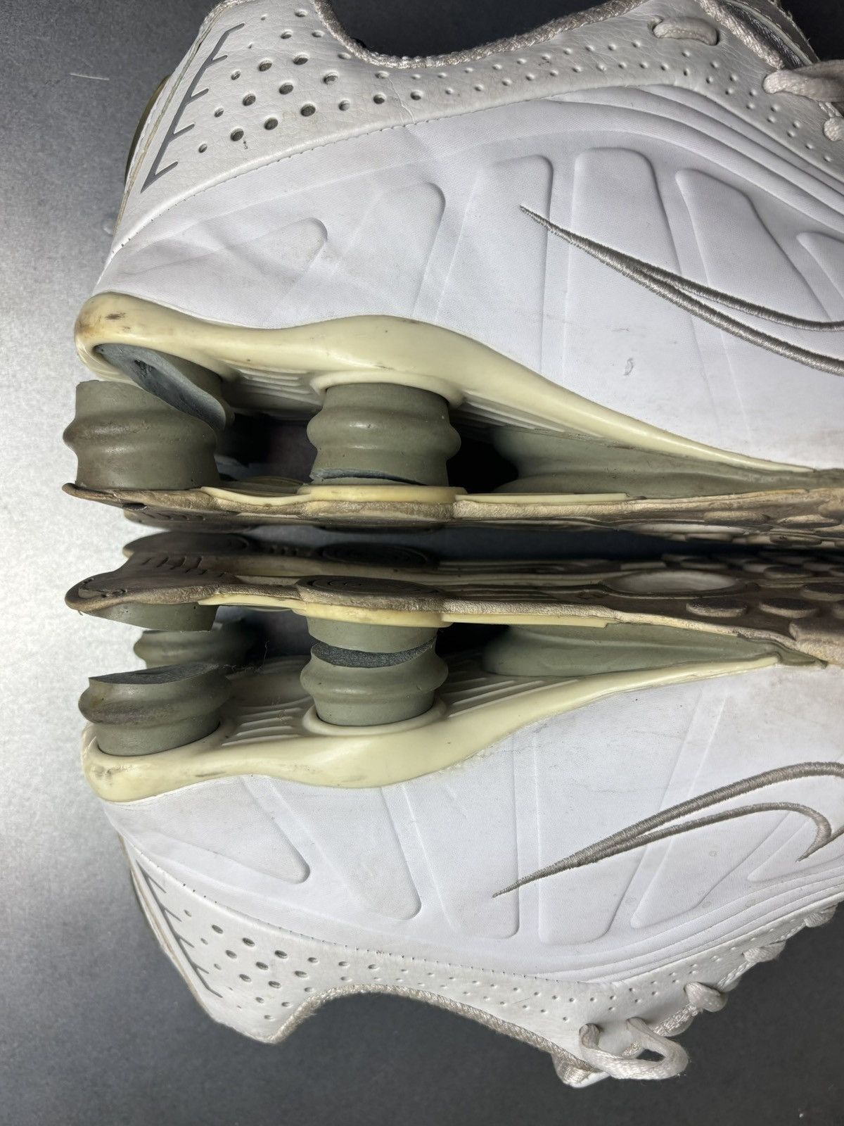 Nike × Vintage 2 Pairs OG 2001 Nike Shox R4 Vintage Nike Beater 104265 Size US 10.5 / EU 43-44 - 14 Thumbnail