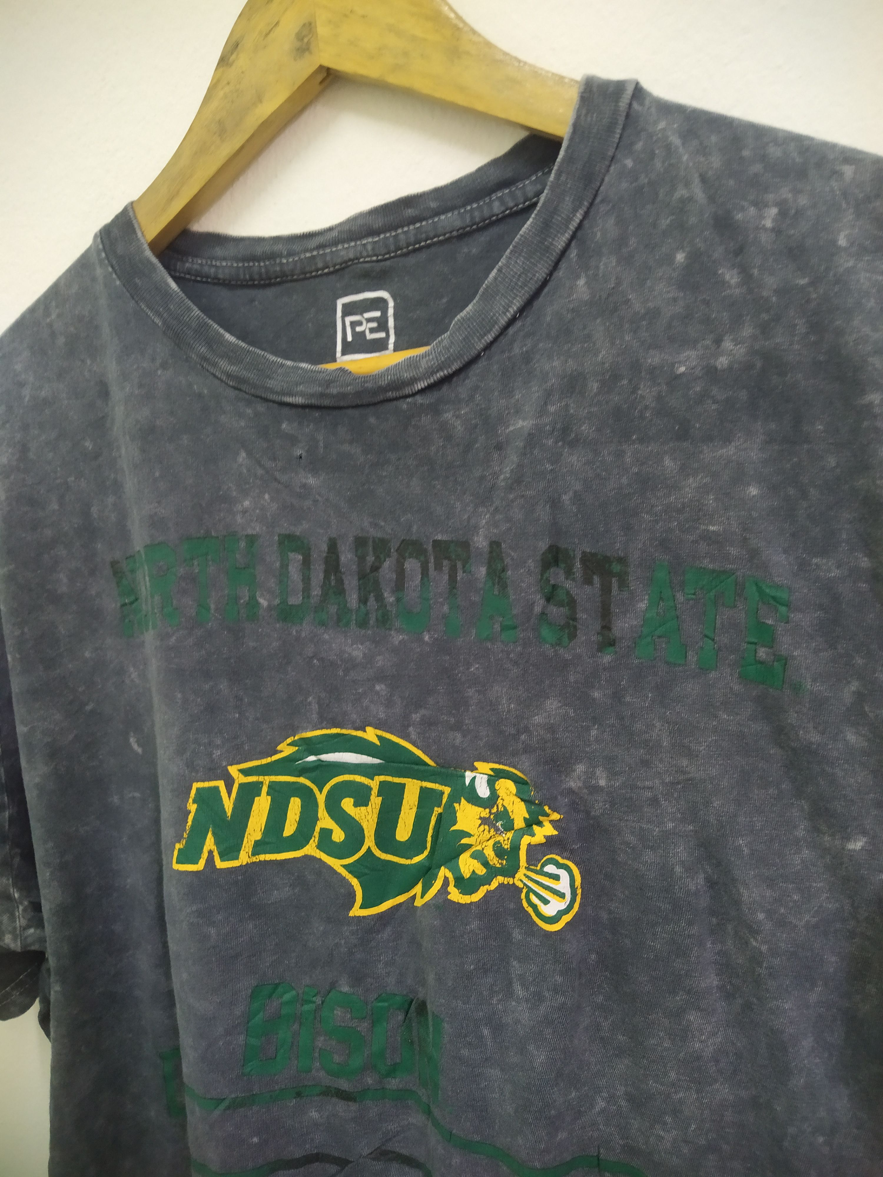 Other North Dakota State Bison NBA Vintage Size US XL / EU 56 / 4 - 4 Thumbnail