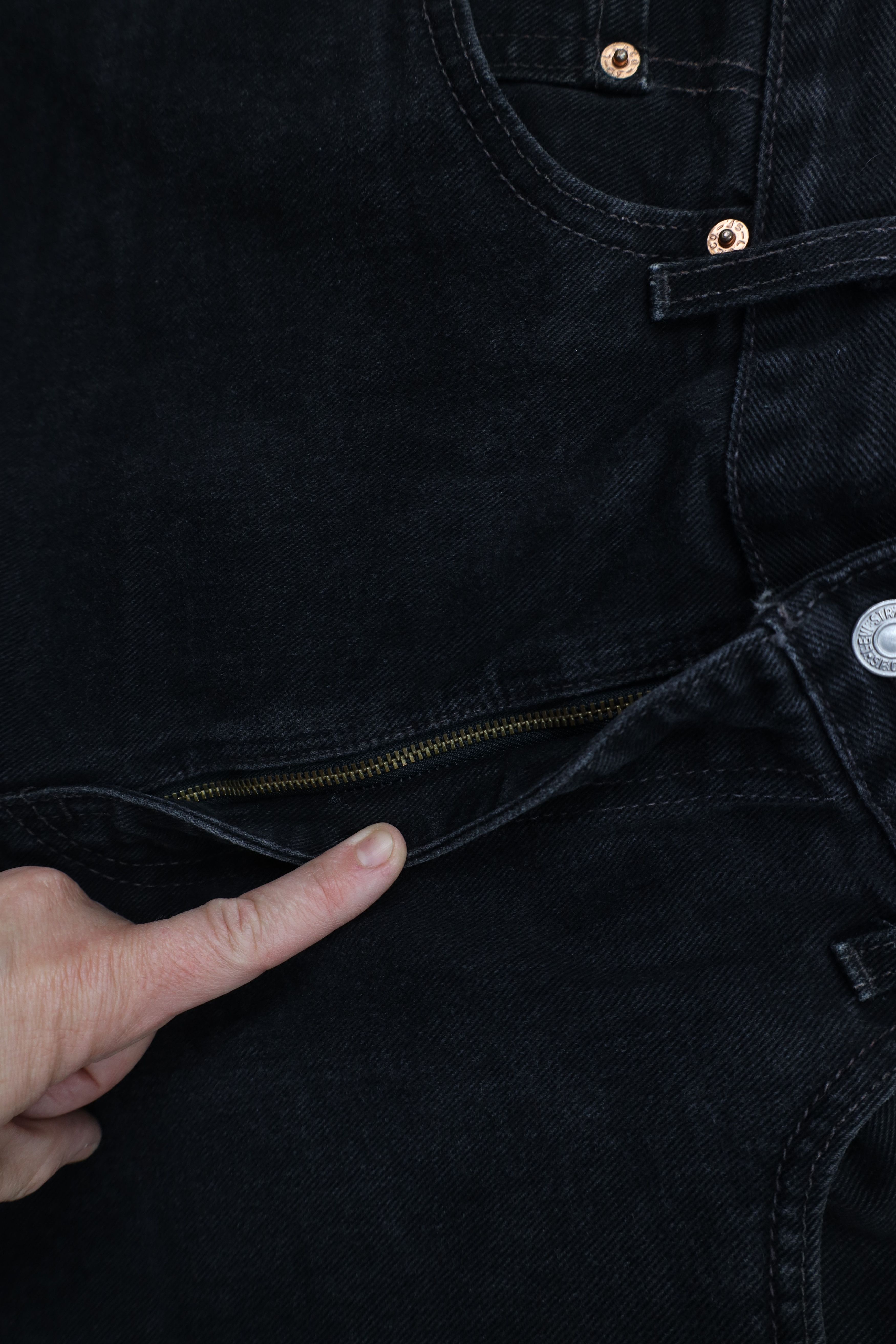 Levi's Vintage Y2K Levis 505 Straight Leg Denim Jeans Black USA Size US 38 / EU 54 - 7 Thumbnail