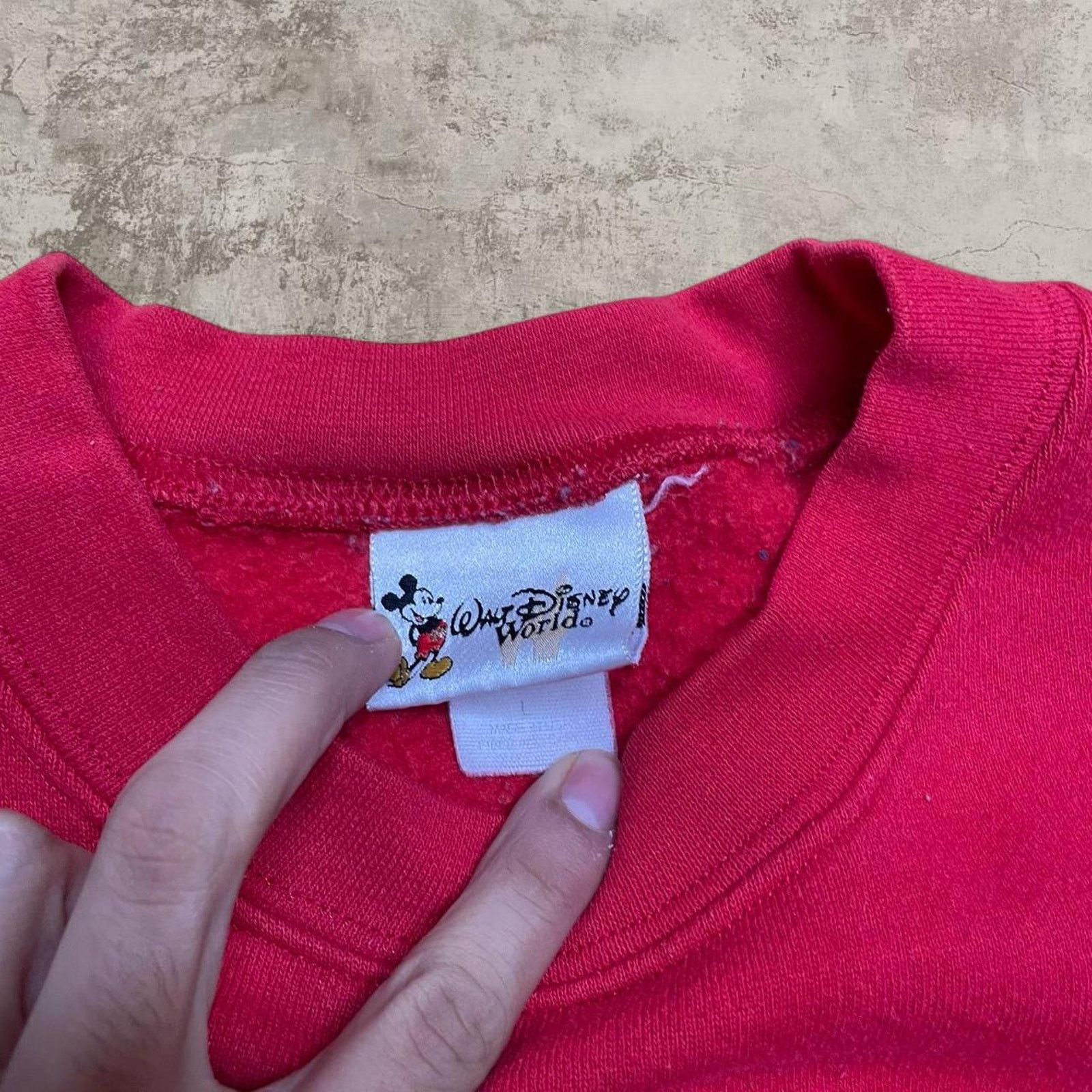 Disney 90s Mickey Mouse Disney World red crewneck sweatshirt size L Size US L / EU 52-54 / 3 - 3 Thumbnail