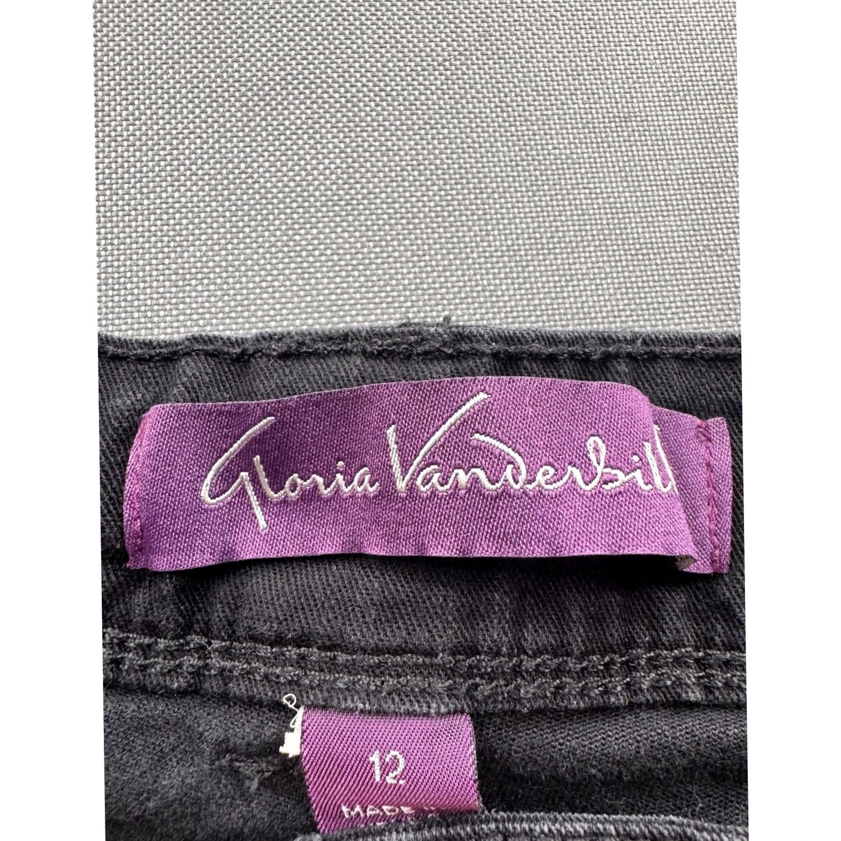 Gloria Vanderbilt Gloria Vanderbilt Skimmer Shorts Black Denim 12 Womens Slim Knee Length Cuffed 5-Pocket Design Stretch Flat Front Mid Rise Casual Workwear Size 24" / US 00 / IT 34 - 7 Thumbnail