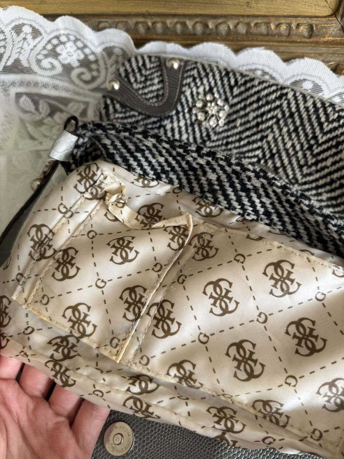 Guess Vintage Y2K guess shoulder bag Size ONE SIZE - 10 Thumbnail