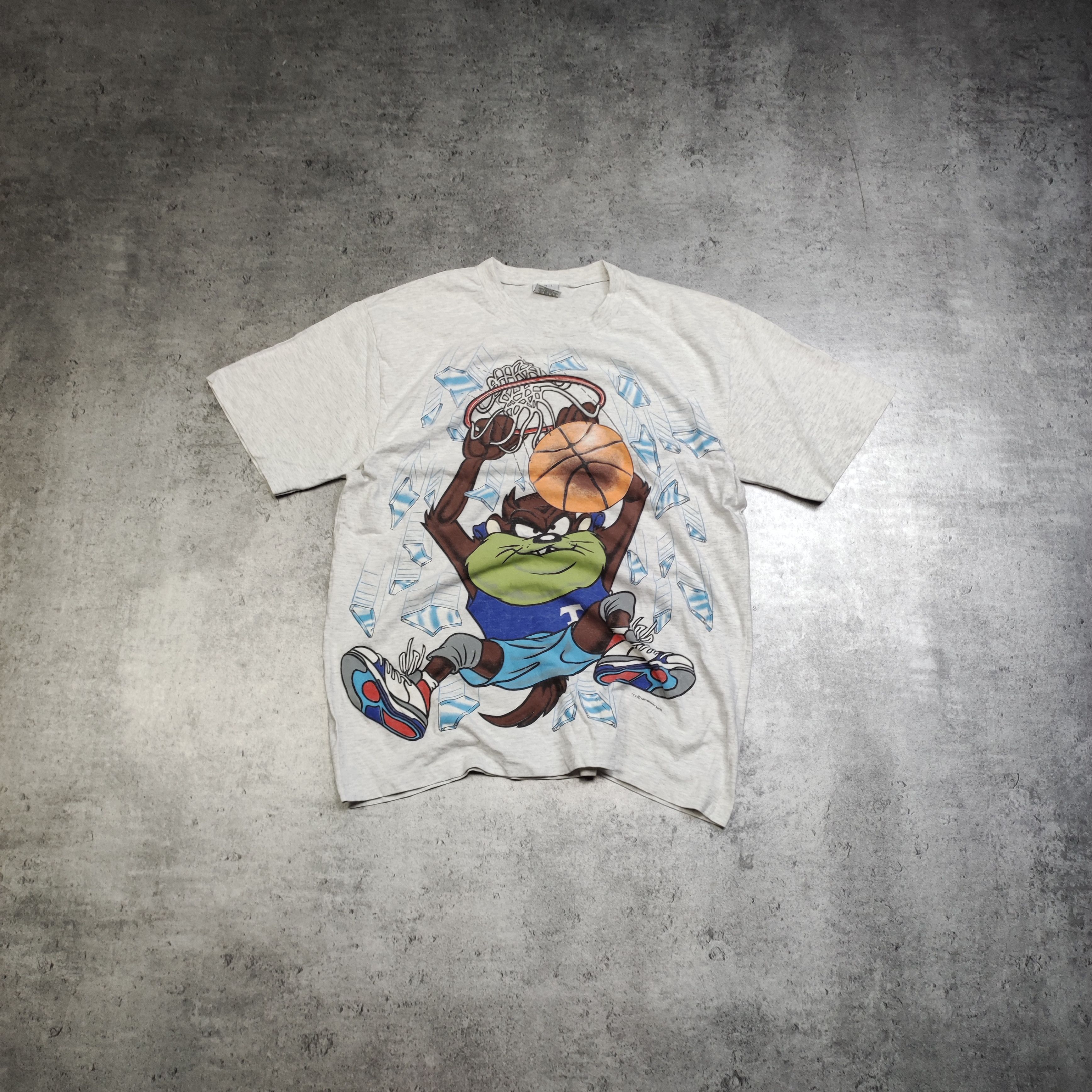 Vintage × Warner Bros RARE 1993 Warner Bros Taz Basketball Full Over Print Tshirt Size US L / EU 52-54 / 3 - 1 Thumbnail