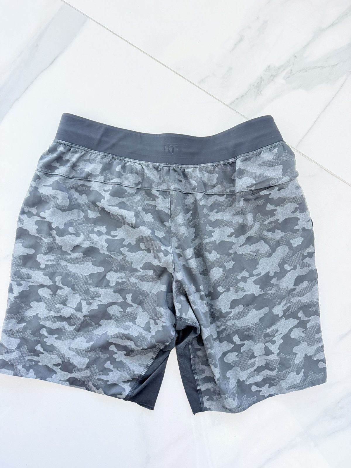 Lululemon Army print 5 inch shorts Size US 33 - 1 Thumbnail