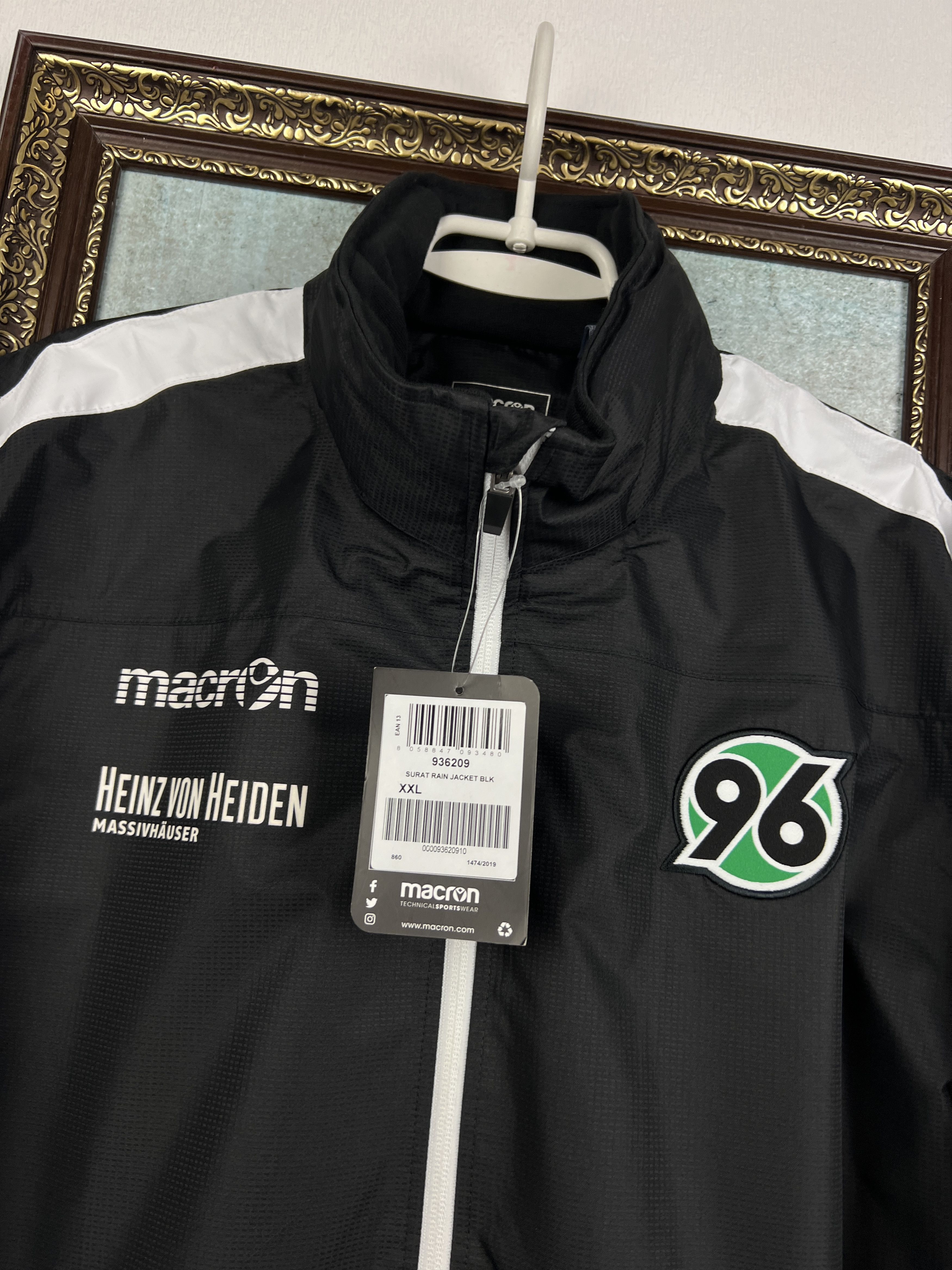 Macron Hannover 96 Football Rain Jacket Hooded Windbreaker TrackTop Size US XXL / EU 58 / 5 - 3 Thumbnail