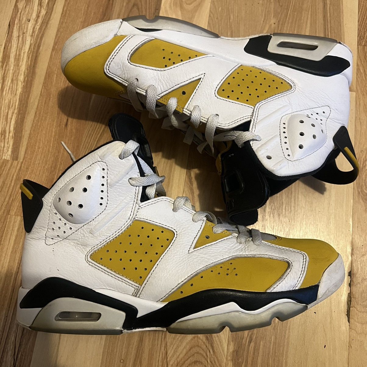 Jordan Brand Air Jordan 6 Yellow Ochre Size 10.5 Size US 10.5 / EU 43-44 - 2 Thumbnail