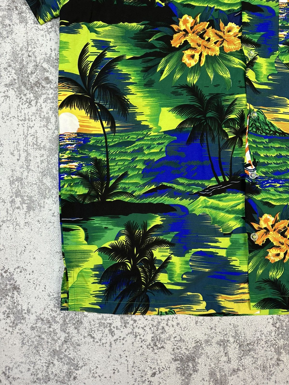 Vintage Vintage Hawaiian Shirt Tree Green Ocean Sunset Print Size US L / EU 52-54 / 3 - 5 Thumbnail