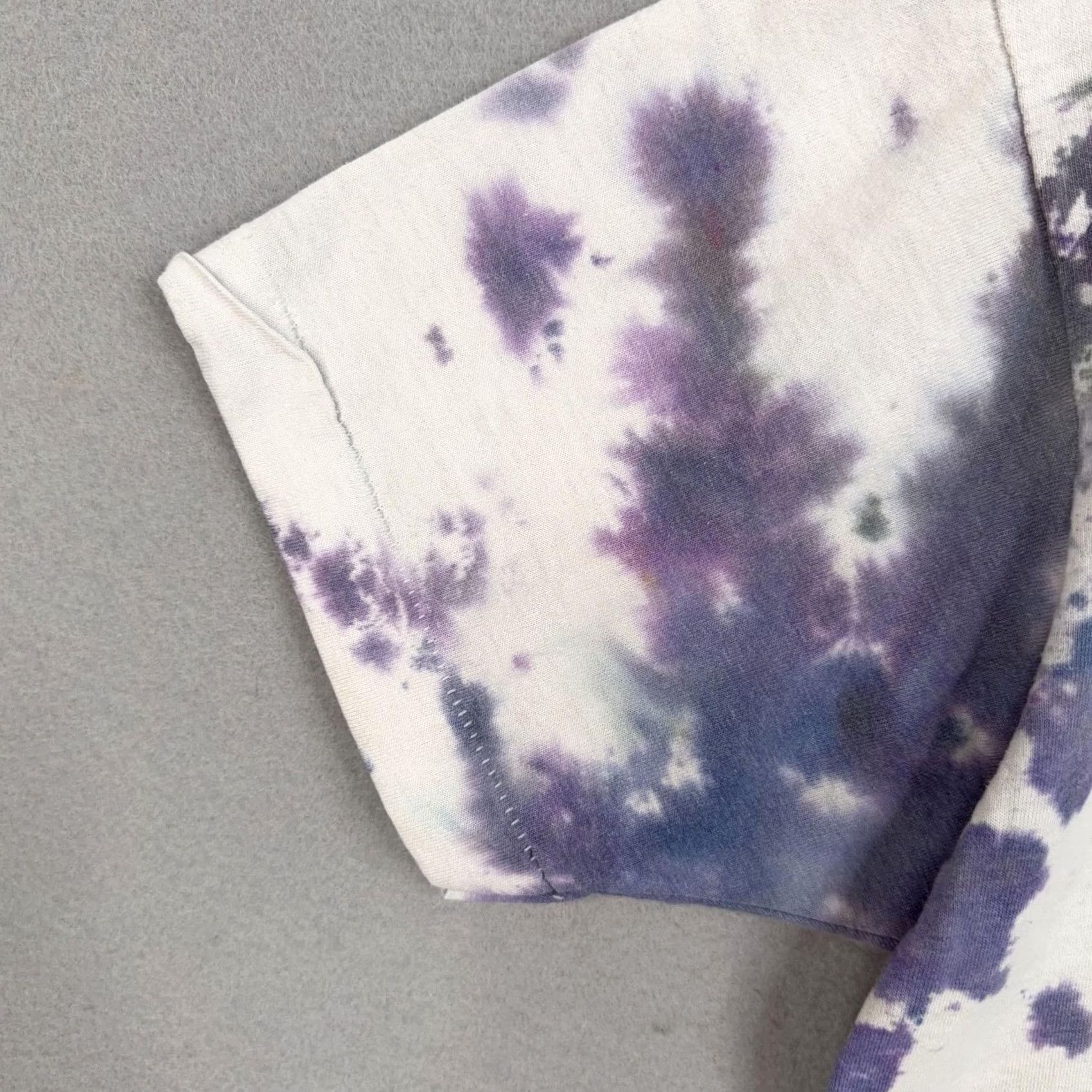 Fruit Of The Loom VINTAGE Fruit of the Loom Louisiana Boys Tour Shirt Mens Large White Purple Tie Dye 1992 90s Graphic Print Short Sleeve Crew Neck T-Shirt Mens Women? Size US L / EU 52-54 / 3 - 6 Thumbnail
