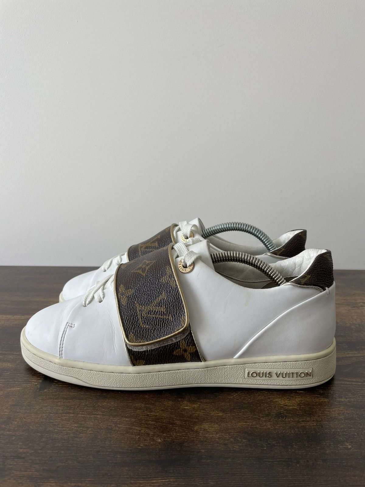 Louis Vuitton Louis Vuitton White Monogram Frontrow Sneakers Size US 8 / IT 38 - 2 Thumbnail