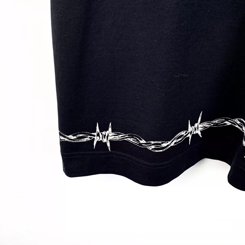 Givenchy Givenchy Black Gothic Print Cotton Crew Neck T-Shirt Size US XL / EU 56 / 4 - 5 Thumbnail