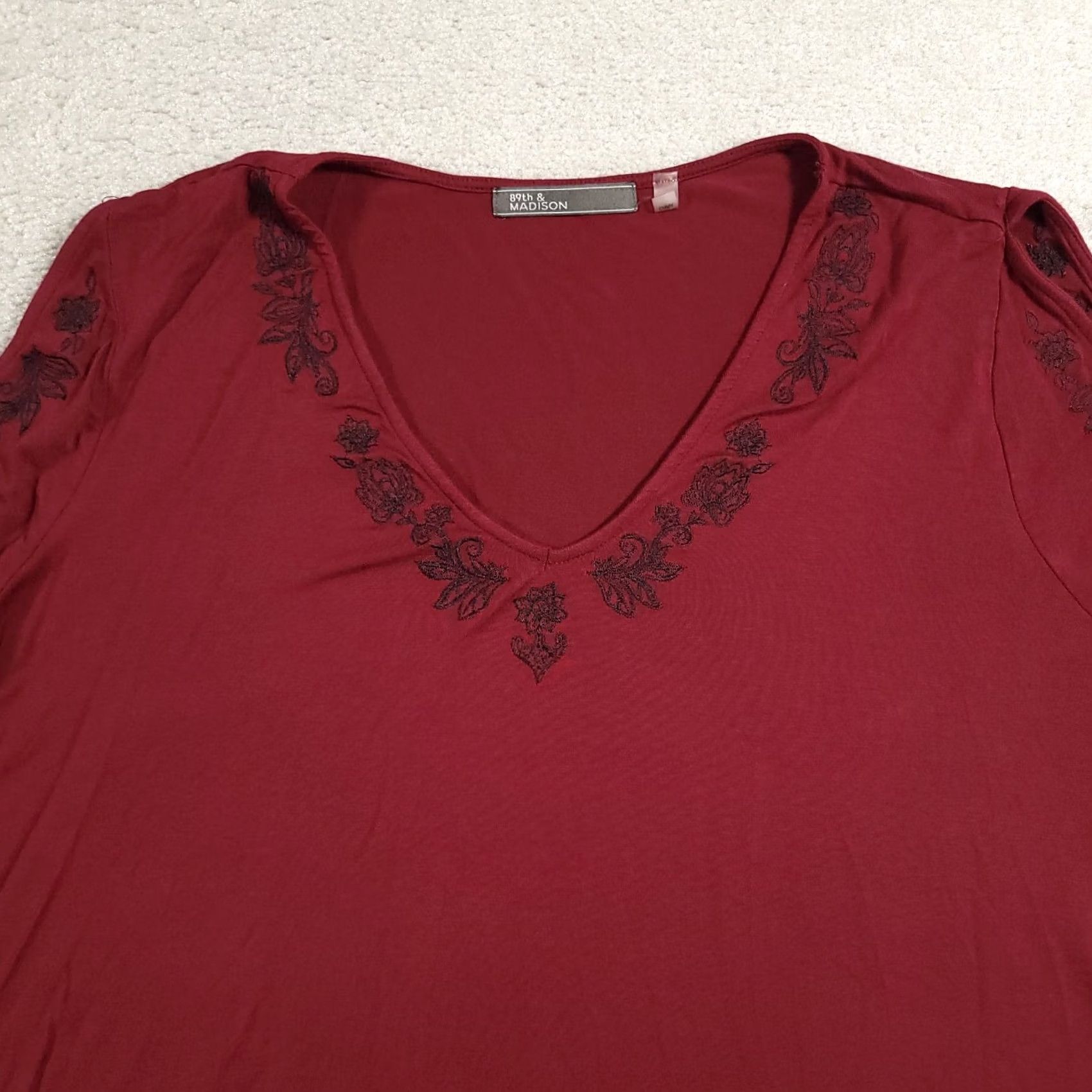 Vintage 89th & Madison Shirt Women's Plus 2X Red Cold Shoulder Long Sleeve Embroidered Size XXL / US 16-18 / IT 52-54 - 3 Thumbnail