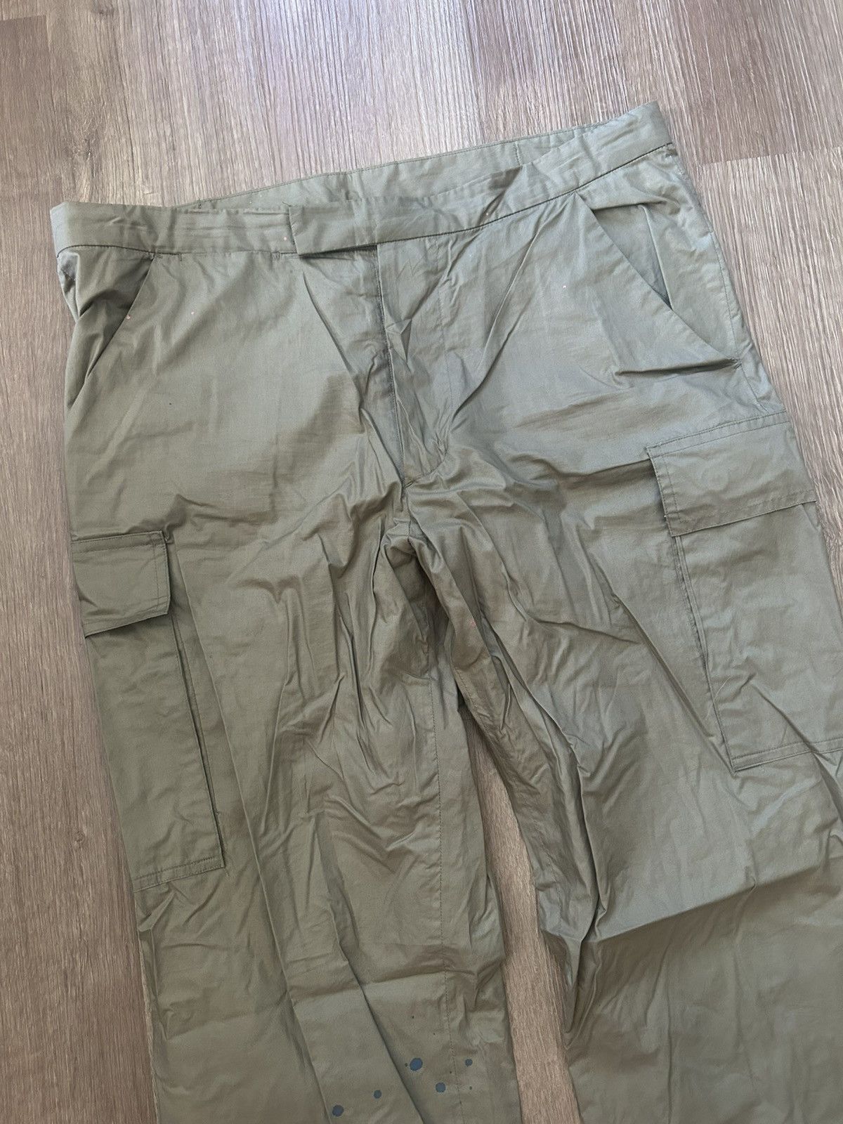 Undercover Undercover x NGAP Olive Paint Splatter Cargo Pants 1990’s Size US 32 / EU 48 - 2 Thumbnail